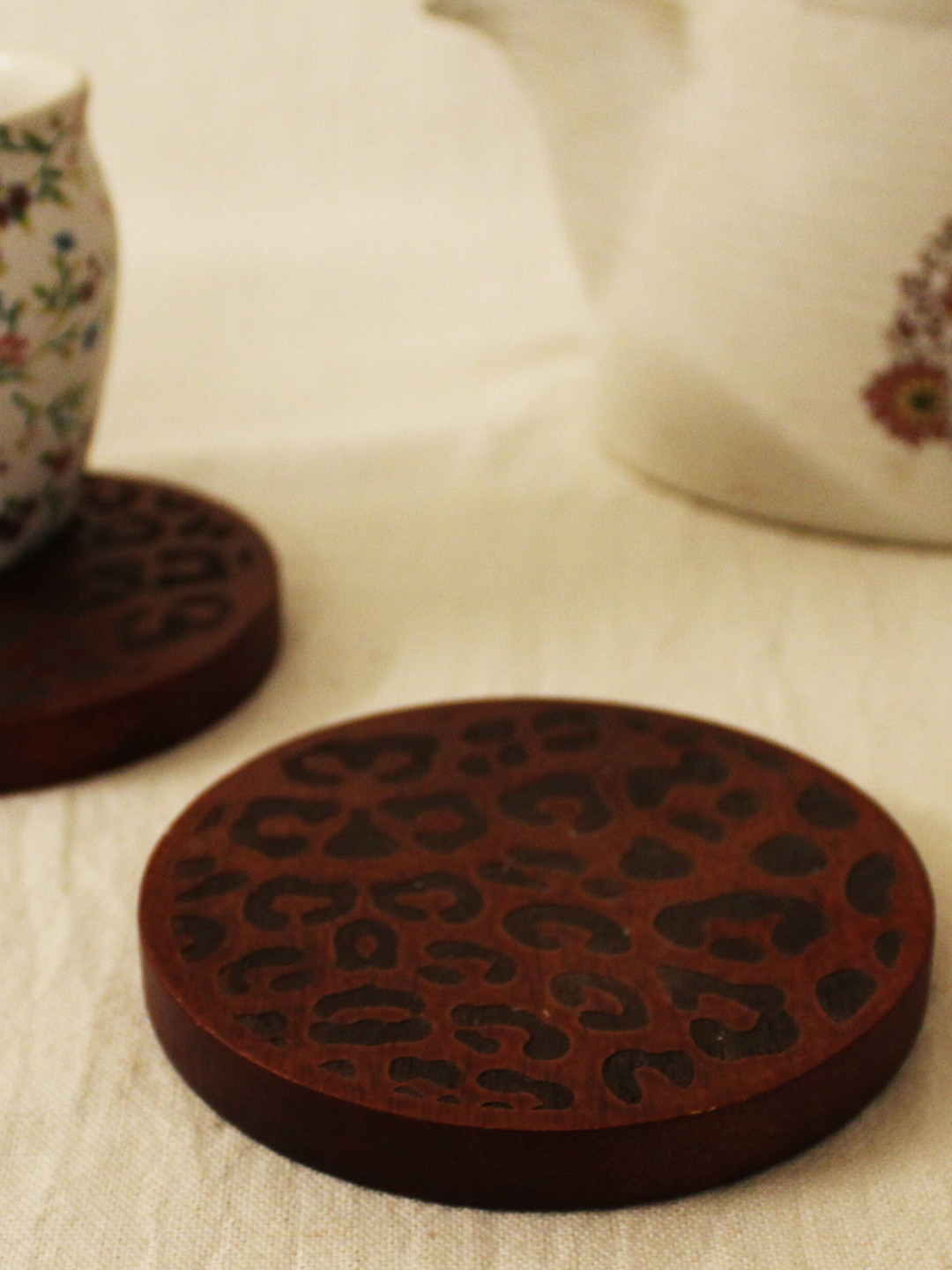 

THOA Brown & Black Set of 2 Leopard Print Wooden Coaster