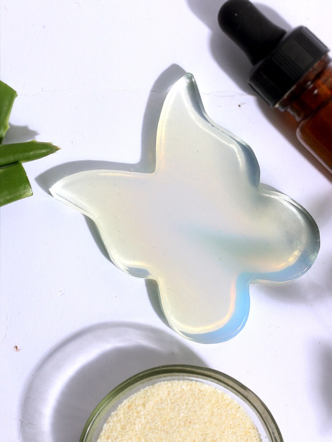 

SKINDUZED White Opal Butterfly Gua Sha