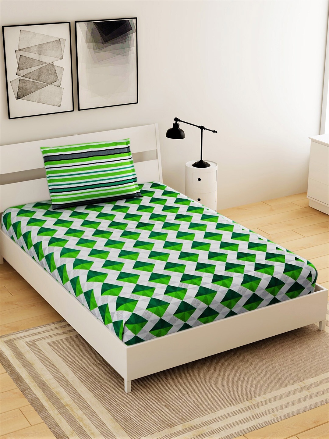 

Salona Bichona Green & White Geometric 104 TC Single Bedsheet with 1 Pillow Covers