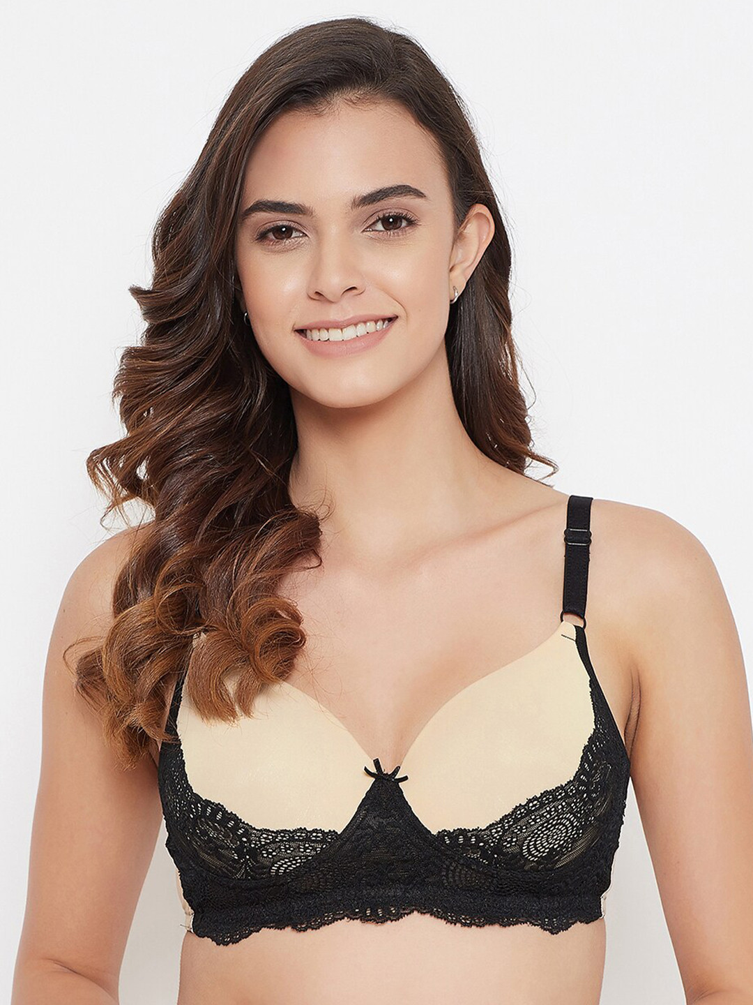 

Clovia Beige & Black Full Coverage Lightly Padded Everyday Bra BR2259P2436E