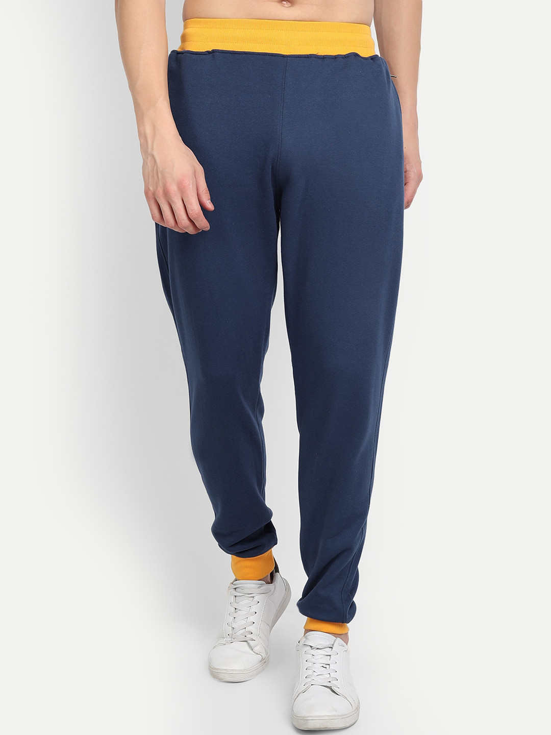 

BE AWARA Men Blue Solid Joggers