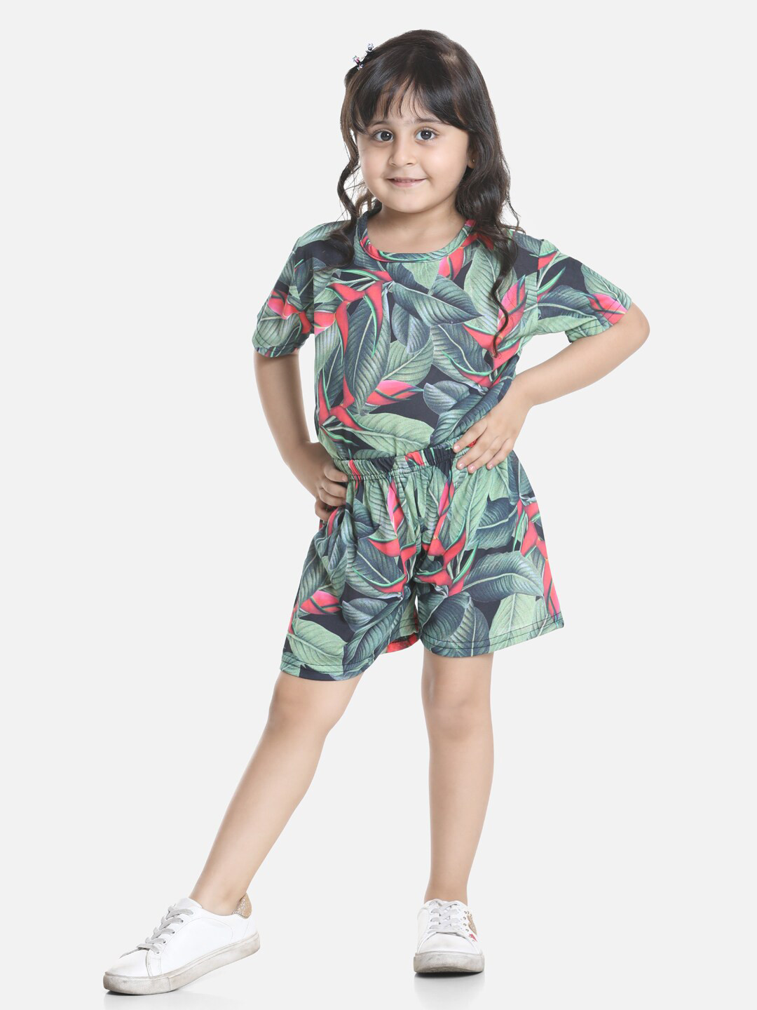 

Cutiekins Girls Green & Pink Tropical Printed T-shirt with Shorts
