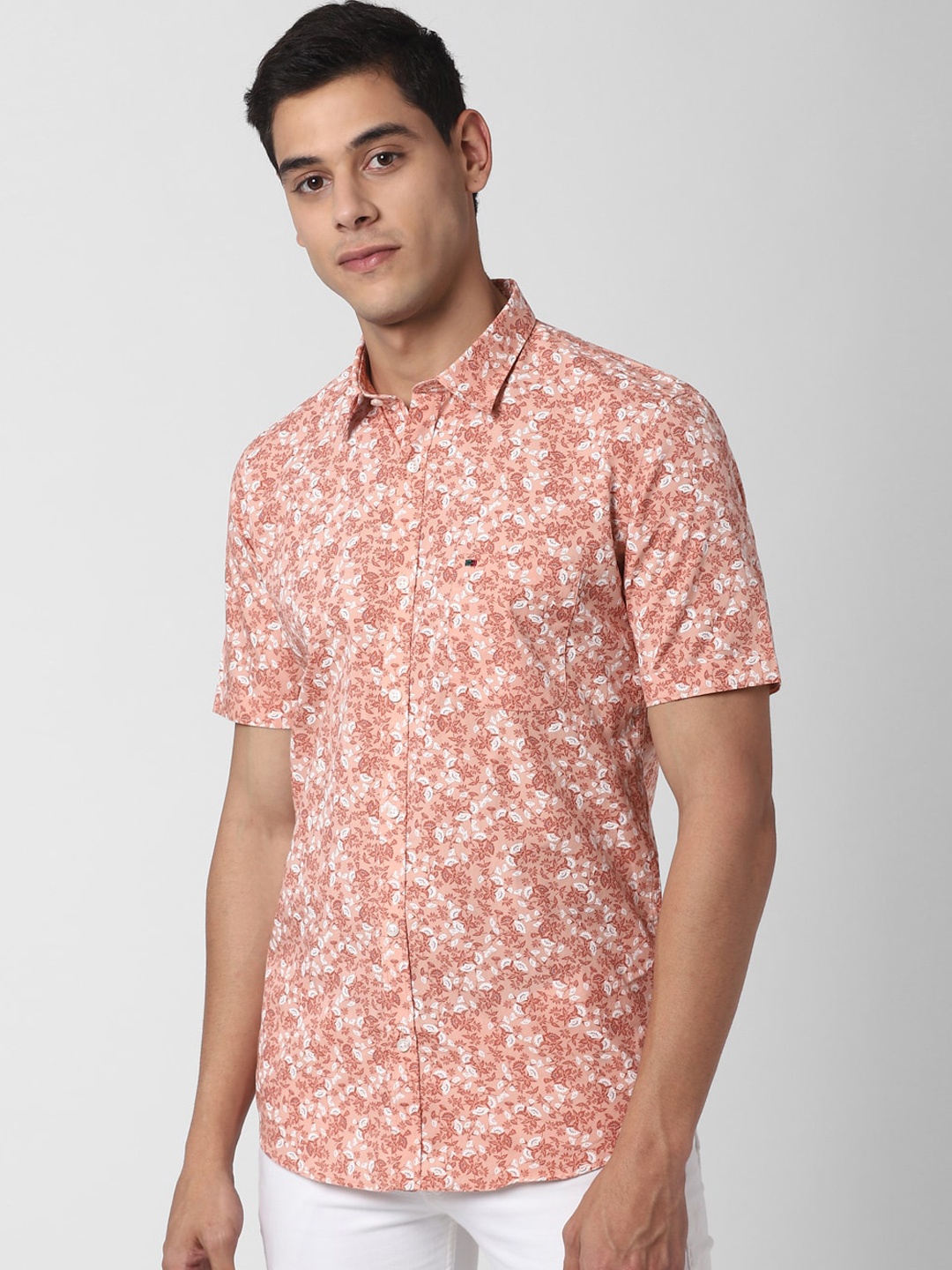 

Peter England Casuals Men Peach Slim Fit Floral Printed Casual Shirt