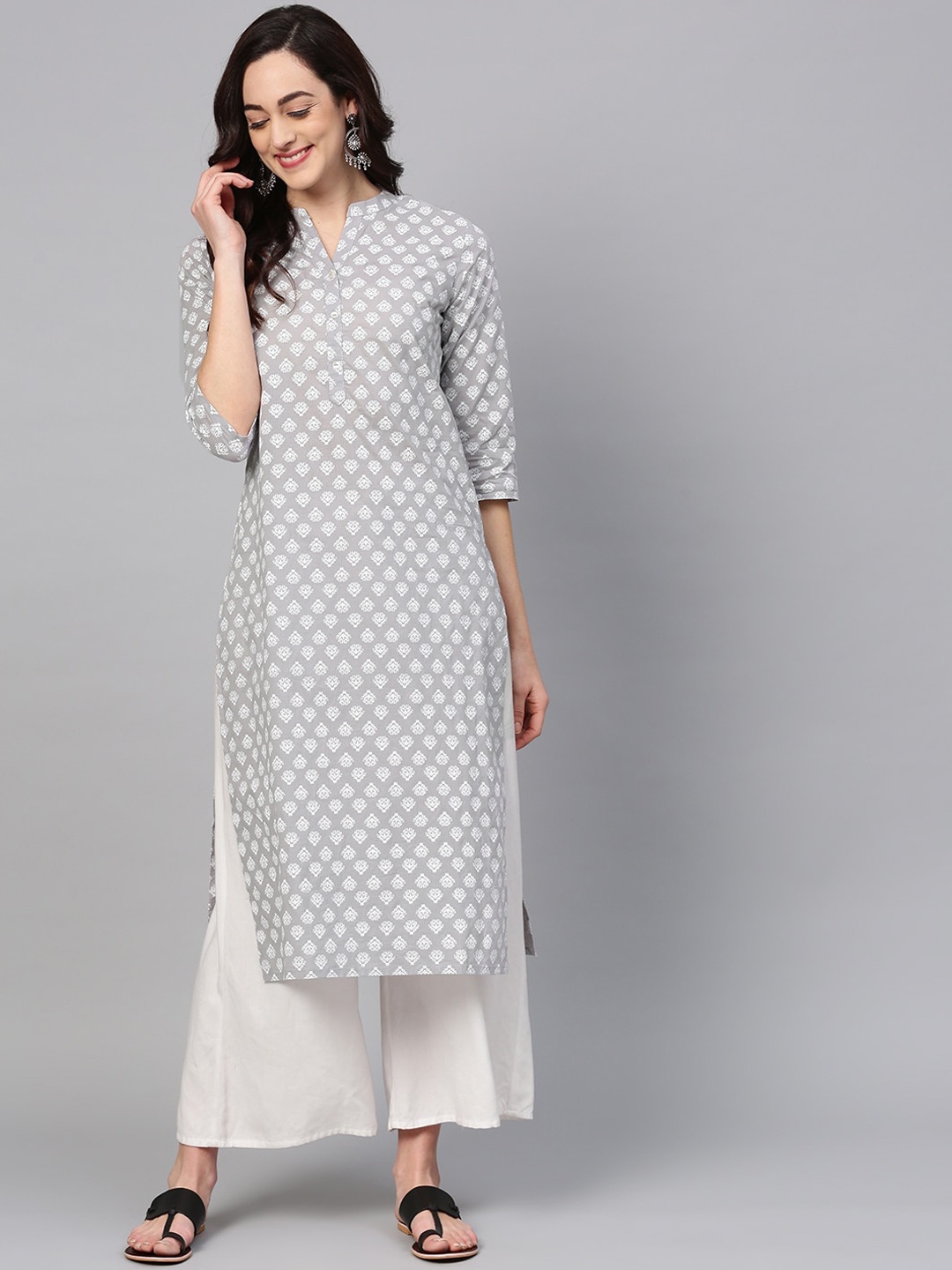

Varanga Women Grey & White Ethnic Motifs Printed Cotton Kurta