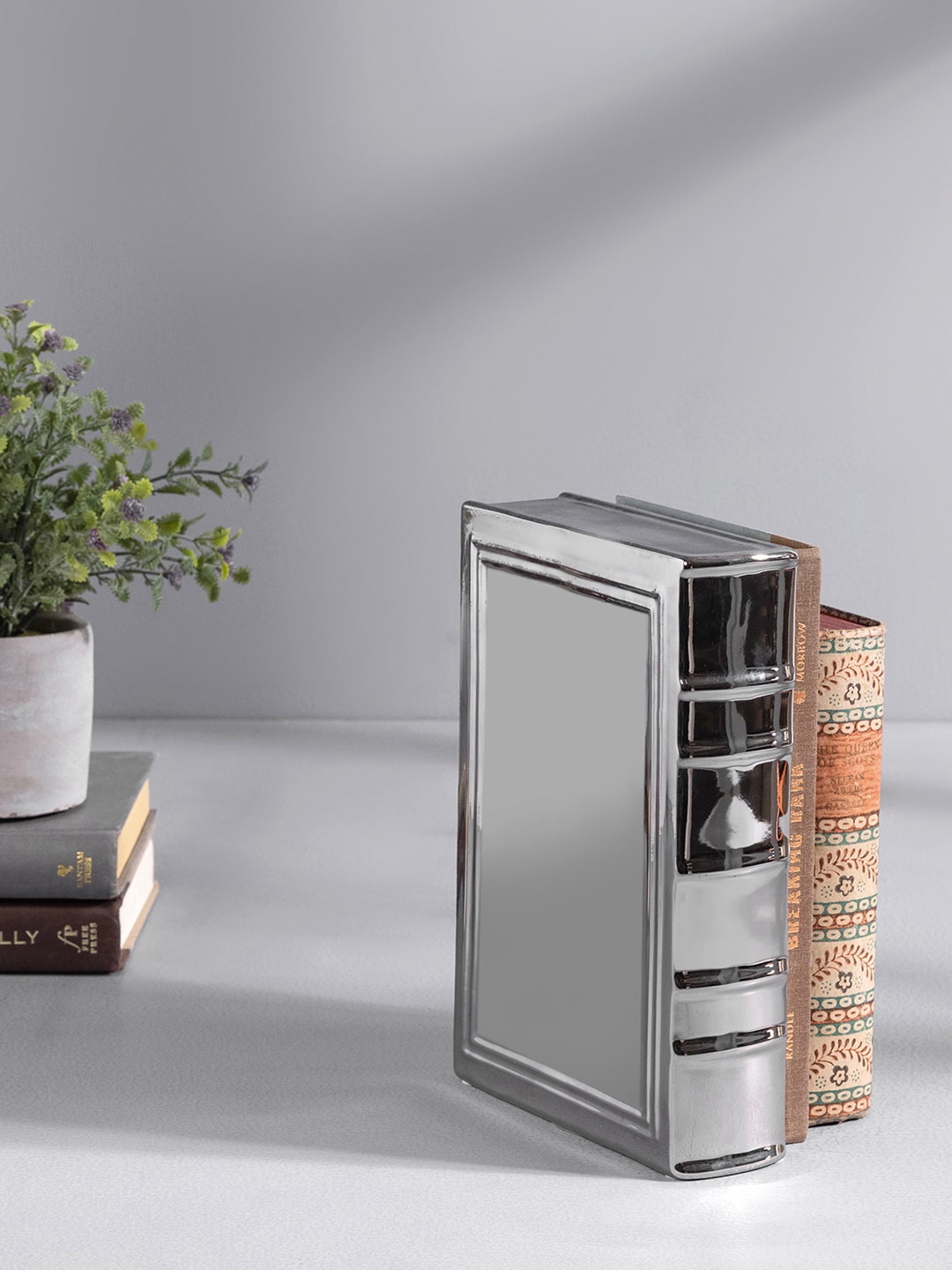 

Pure Home and Living Silver-Toned Ceramic Bookend
