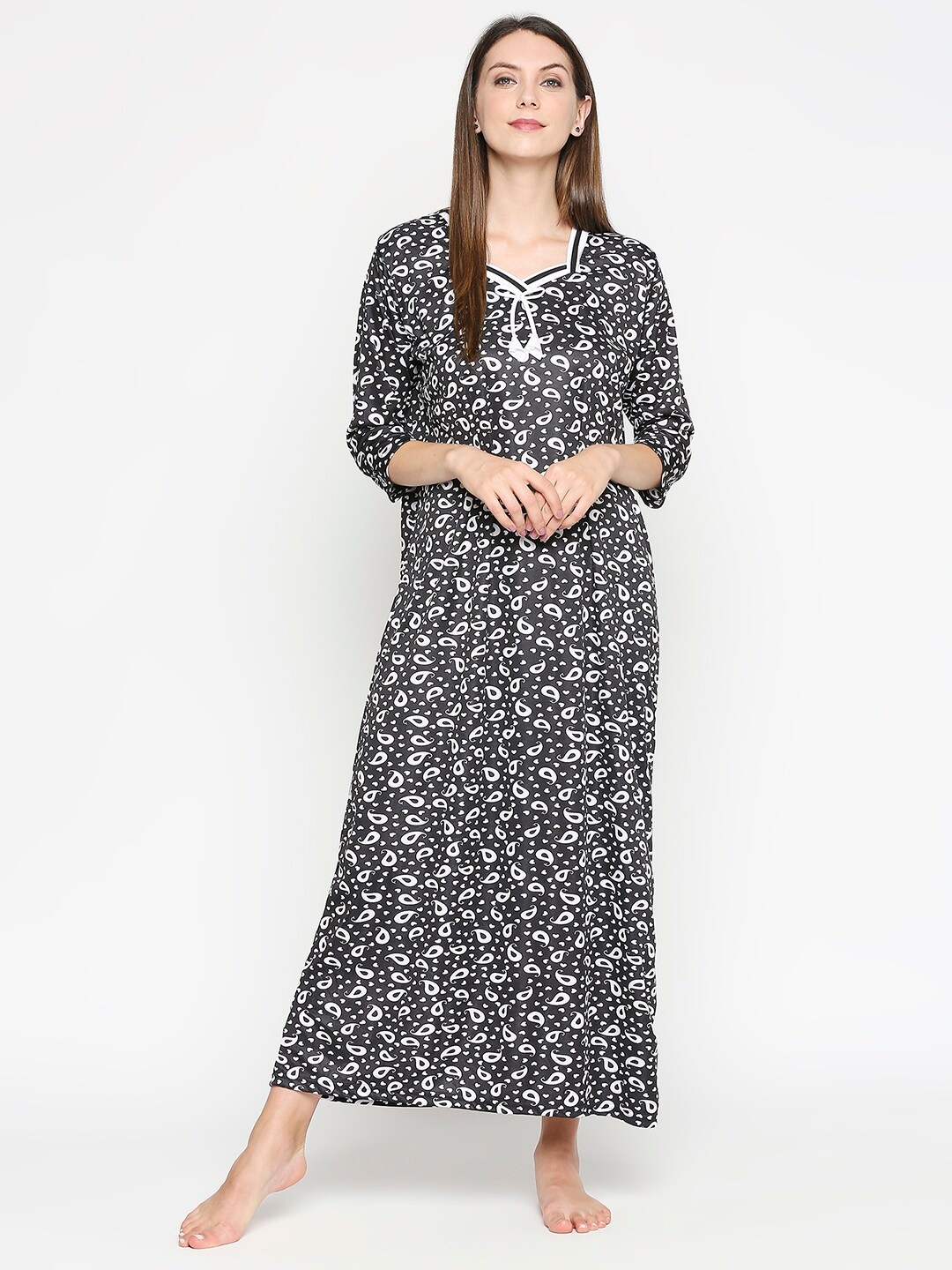 

Pretty Awesome Black Printed Maxi Nightdress