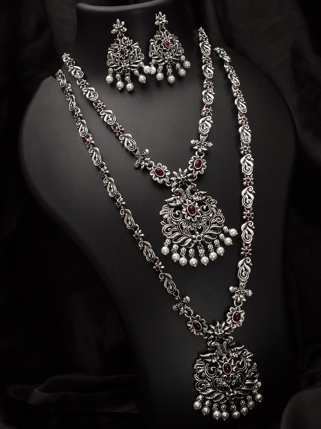 

aadita Women Silver-Plated Magenta Pink & White Stone-Studded Beaded Temple Jewellery Set