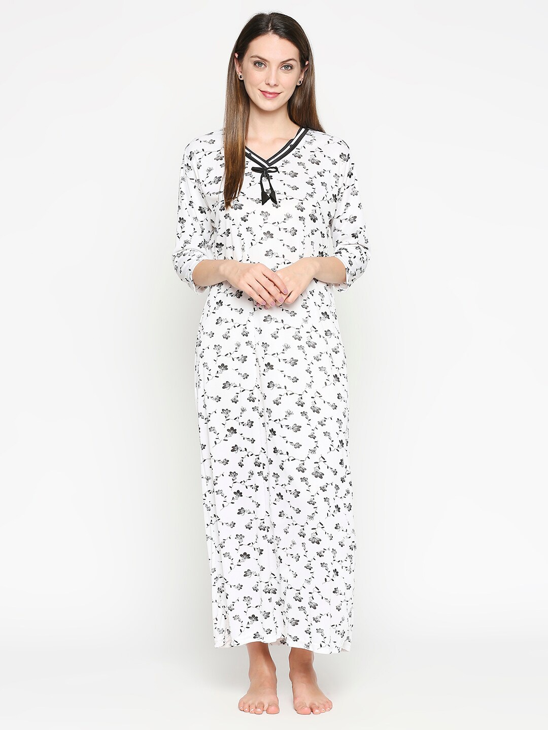 

Pretty Awesome White Printed Maxi Nightdress