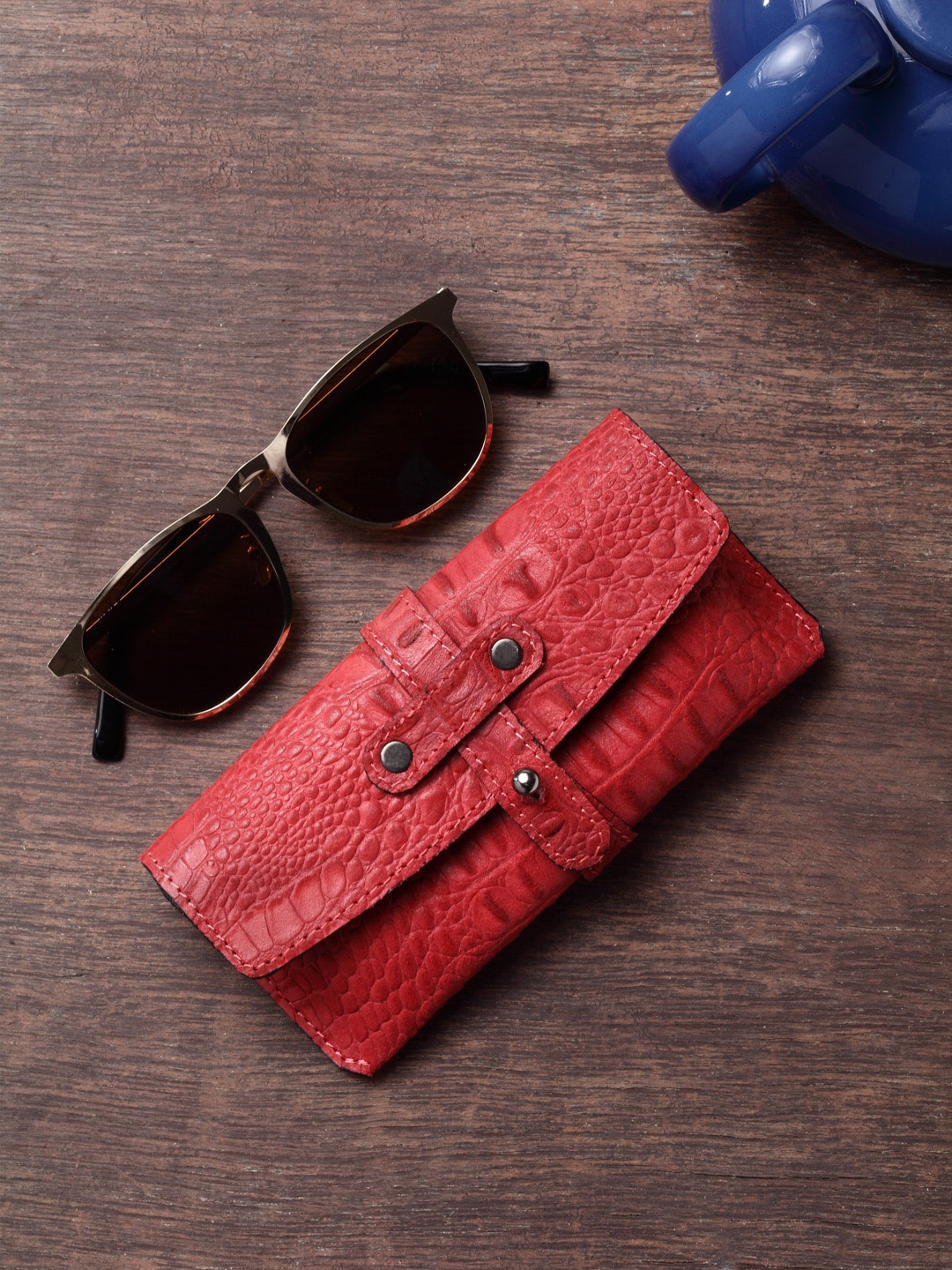 

IMUR Unisex Red Textured Leather Sunglasses Case