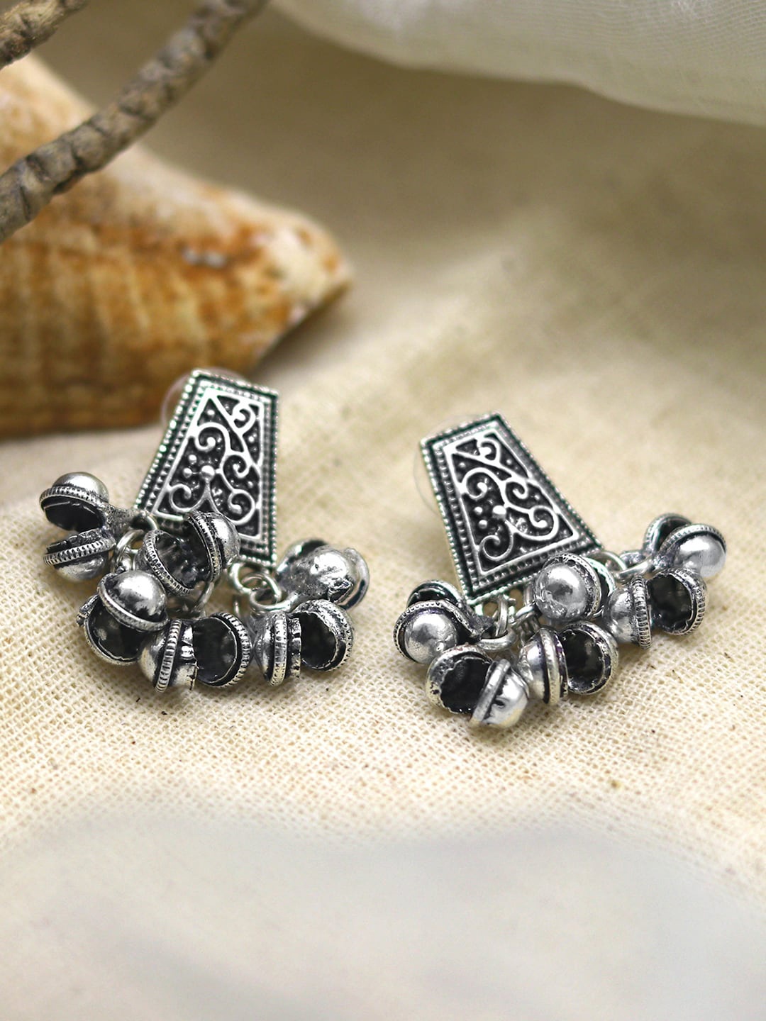 

TEEJH Silver-Plated Contemporary Studs Earrings
