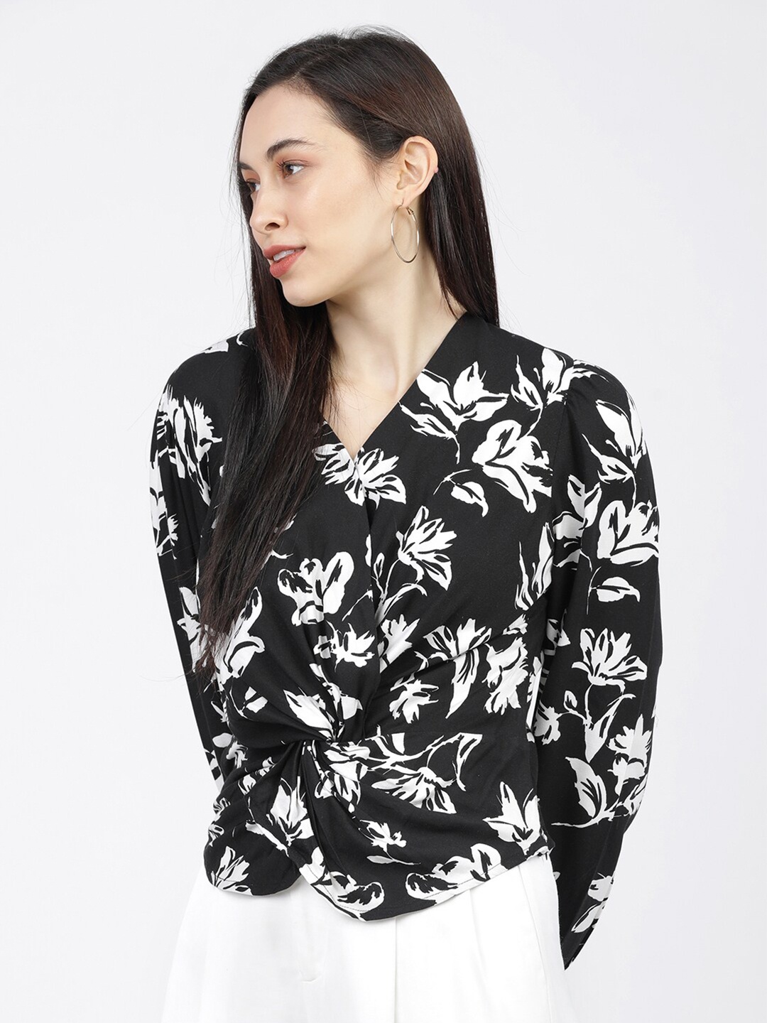 

Tokyo Talkies Women Black Floral Regular Top
