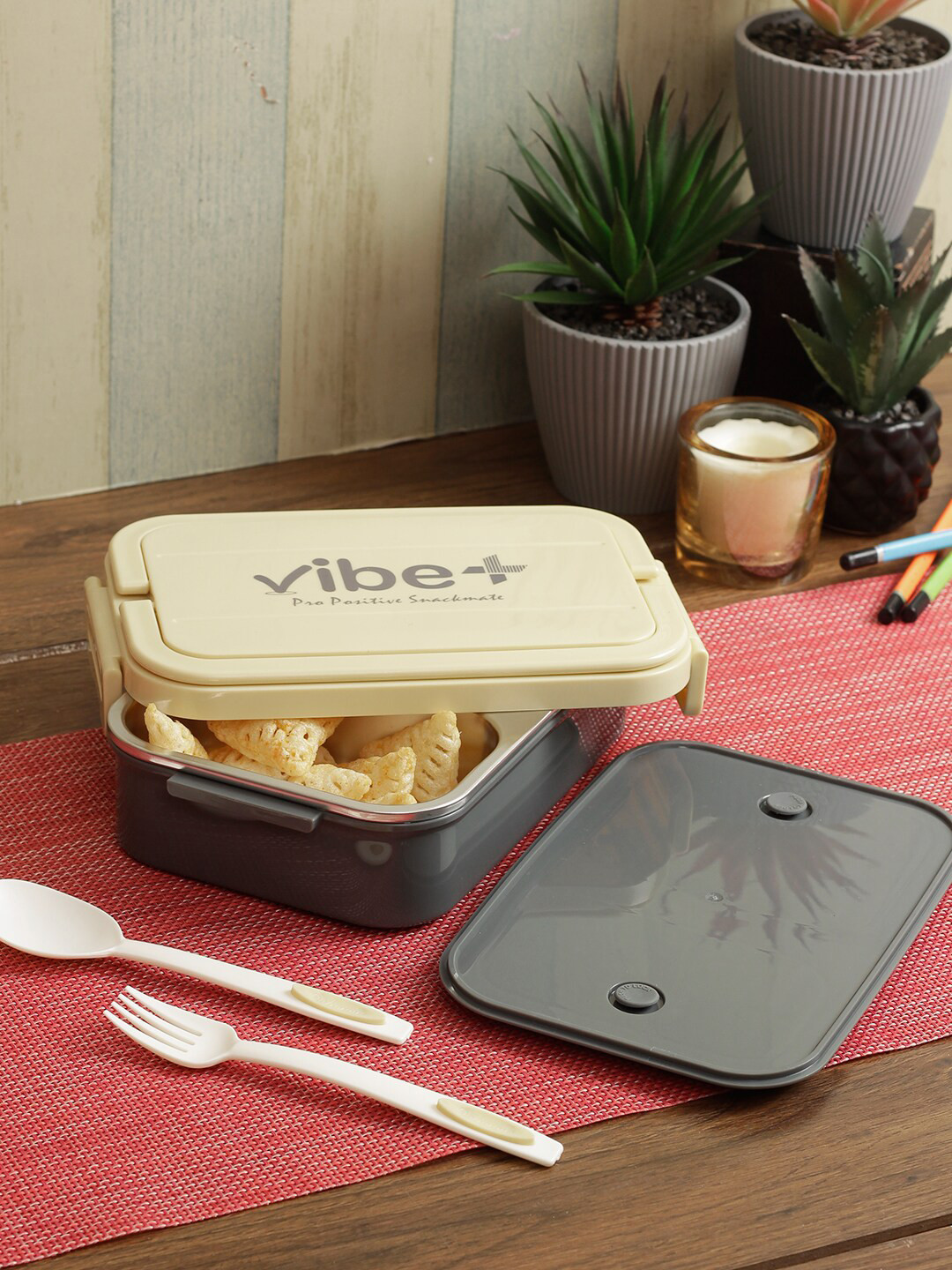 

Vibe Plus Yellow & Grey Colourblocked Stainless Steel Lunch Box