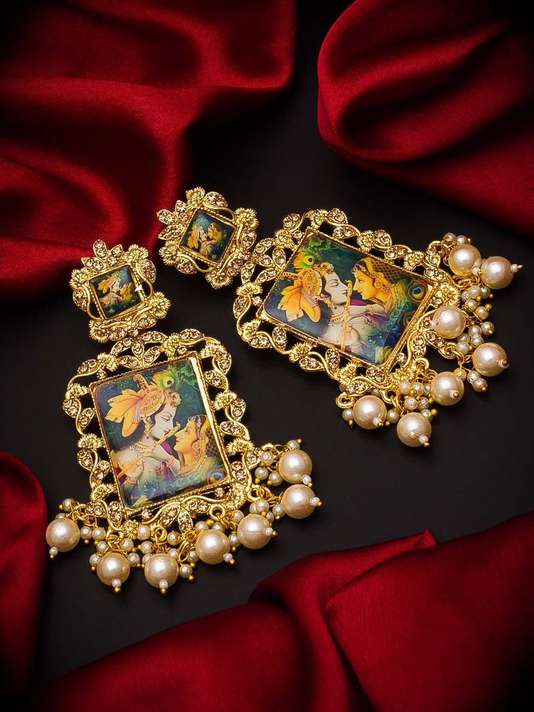 

aadita Gold-Toned Contemporary Drop Earrings
