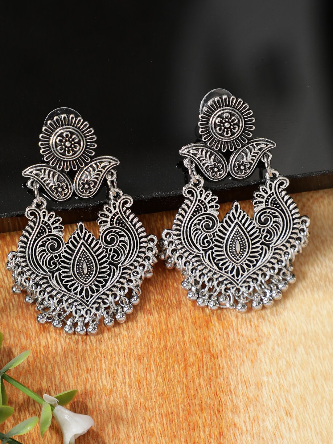 

AQUASTREET Silver-Plated Contemporary Drop Earrings