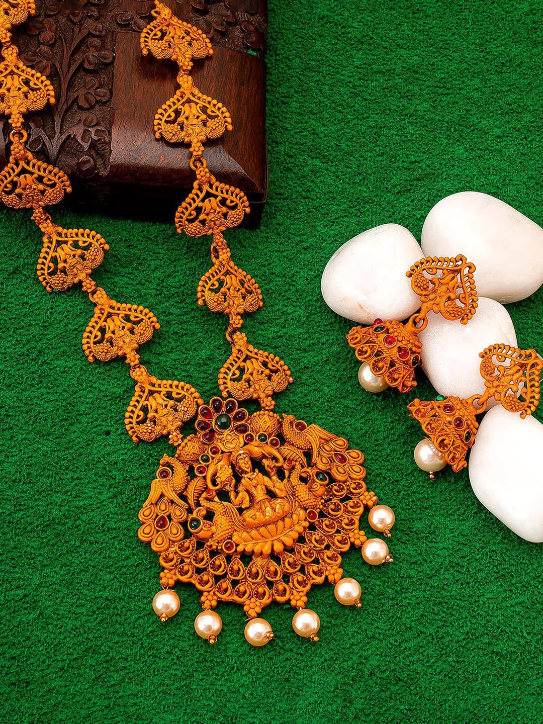 aadita Gold-Plated White & Green Stone-Studded & Pearl Beaded Jewellery Set
