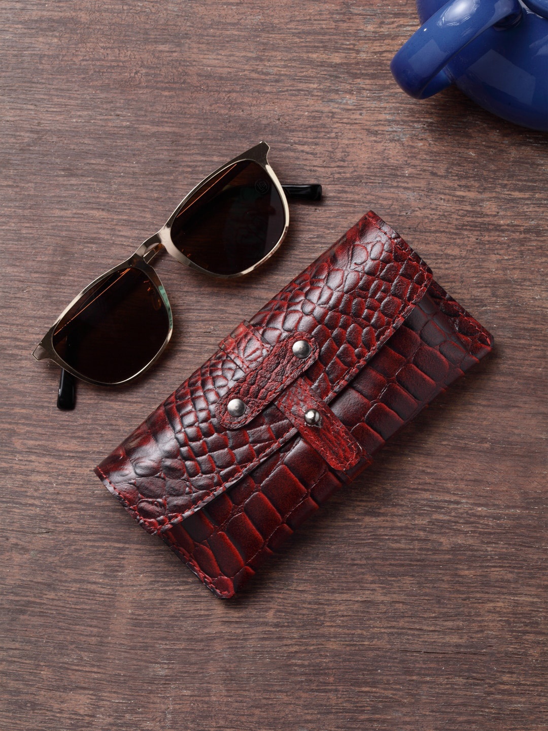 

IMUR Maroon Textured Pure Sustainable Leather Sunglass Case