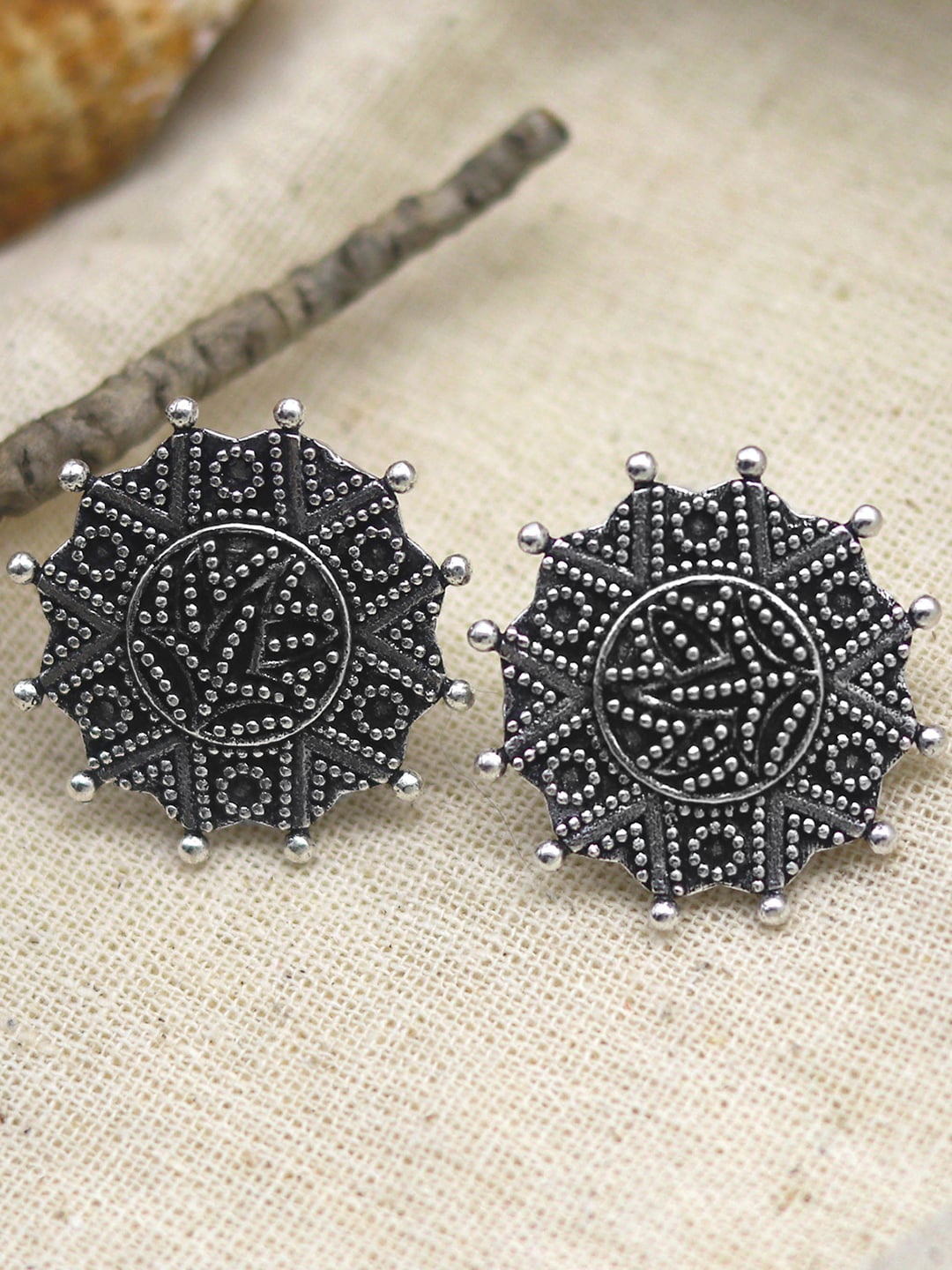 TEEJH Silver-Toned Contemporary Studs Earrings