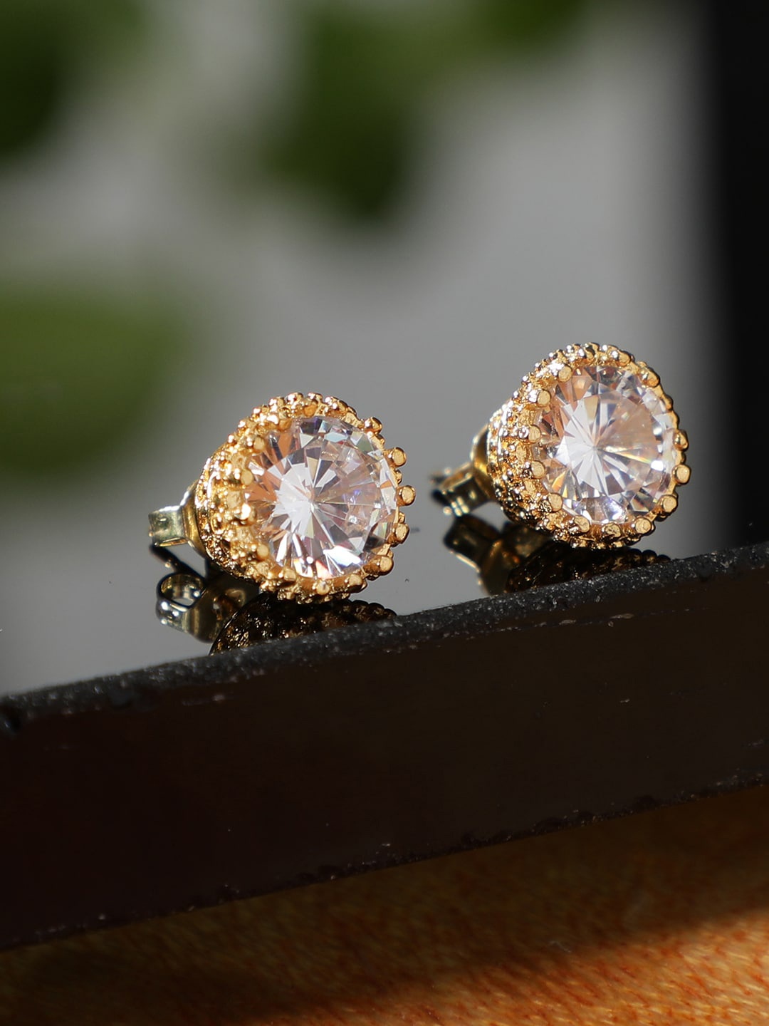 

AQUASTREET 18k Gold-Plated Contemporary Cubic Zirconia Studs Earrings