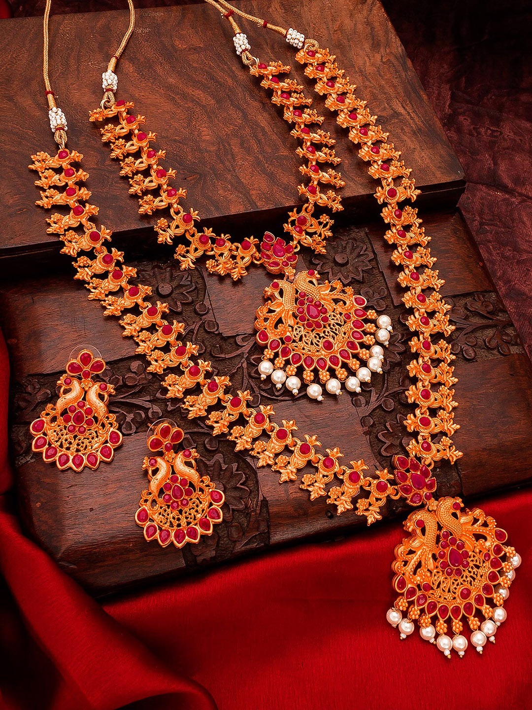 

aadita Gold-Plated Pink Stone-Studded & White Beaded Temple Jewellery Set