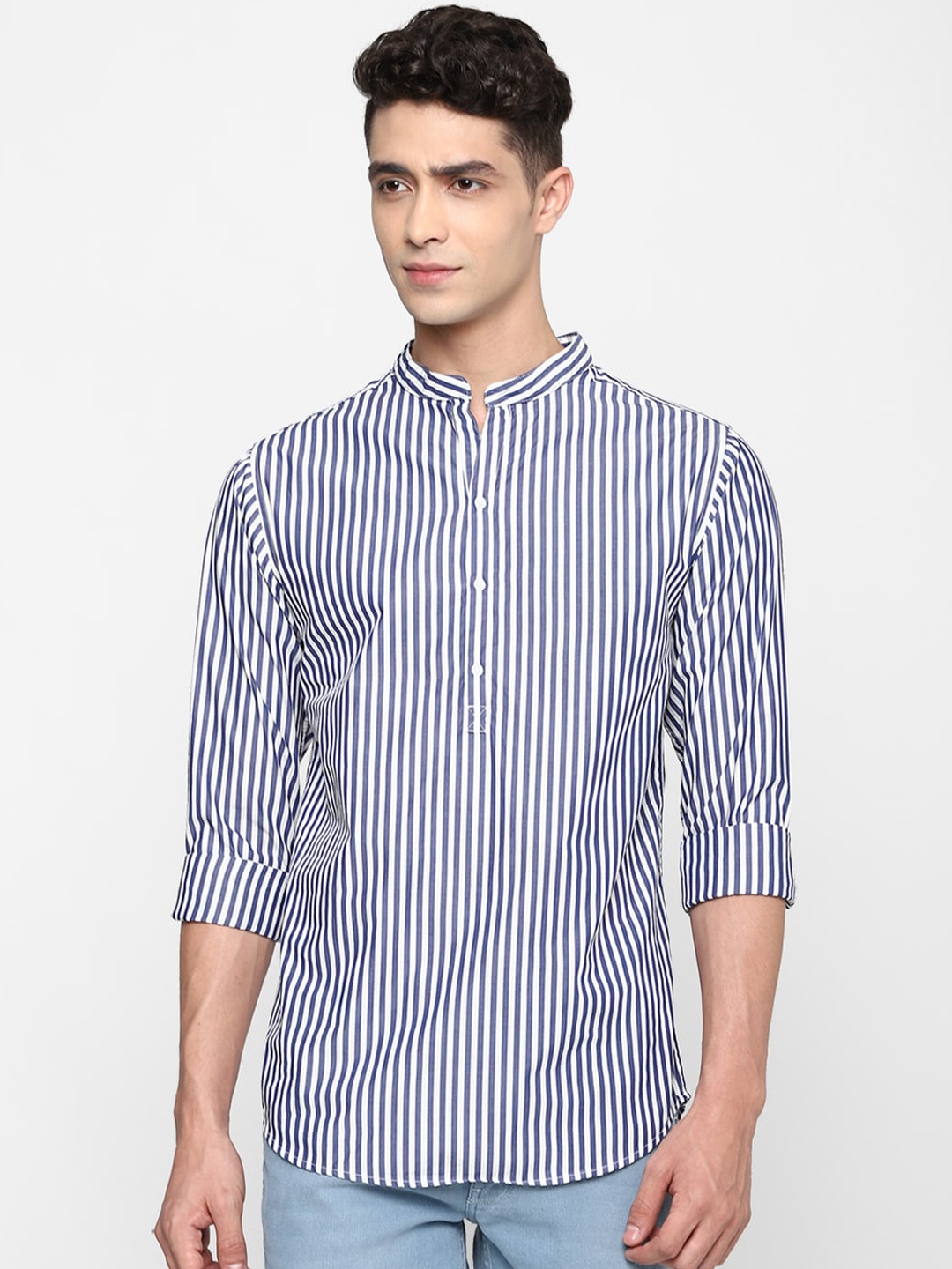 FOREVER 21 Men Blue & White Vertical Striped Casual Shirt