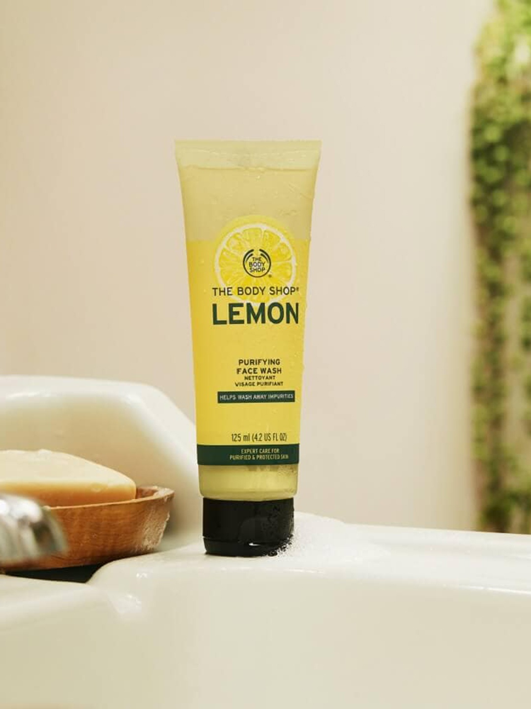 

THE BODY SHOP Intensely Cleansing Face Wash 125 ml, Yellow