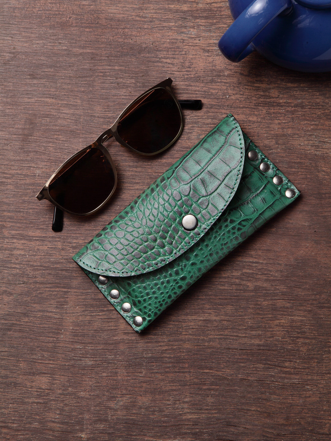 

IMUR Unisex Green Animal Print Textured Leather Sunglass Case
