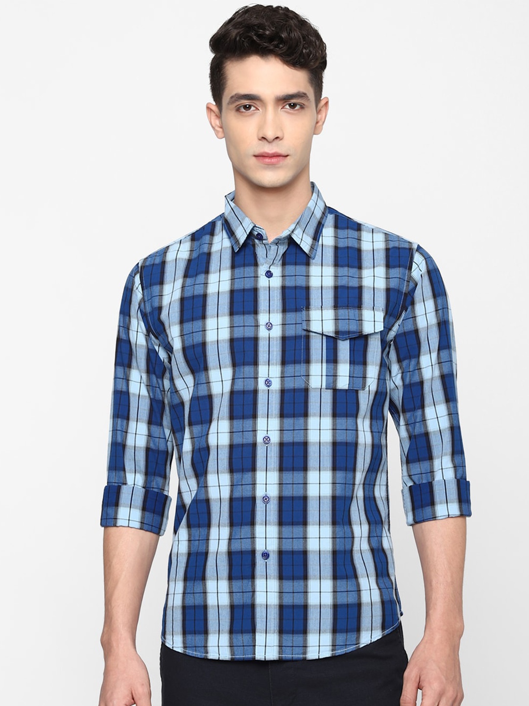 

FOREVER 21 Men Blue & Black Classic Checked Pure Cotton Casual Shirt