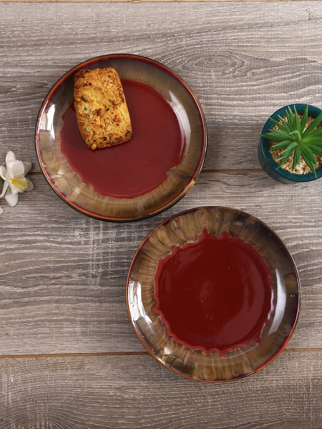 

Aapno Rajasthan Red & Brown 2 Pieces Printed Ceramic Glossy Plates