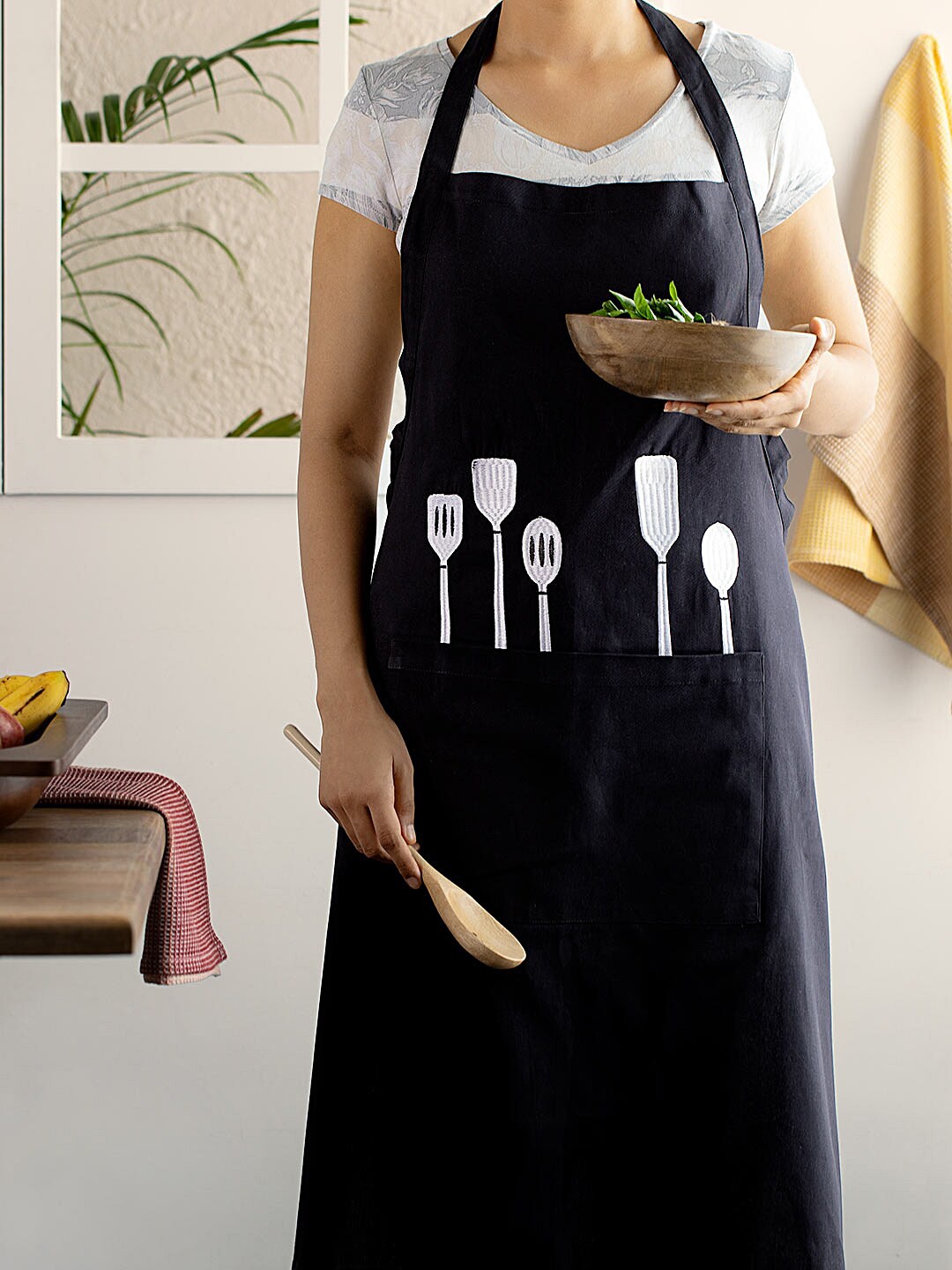 

ellementry Black & White Printed Kitchen Warrior Apron