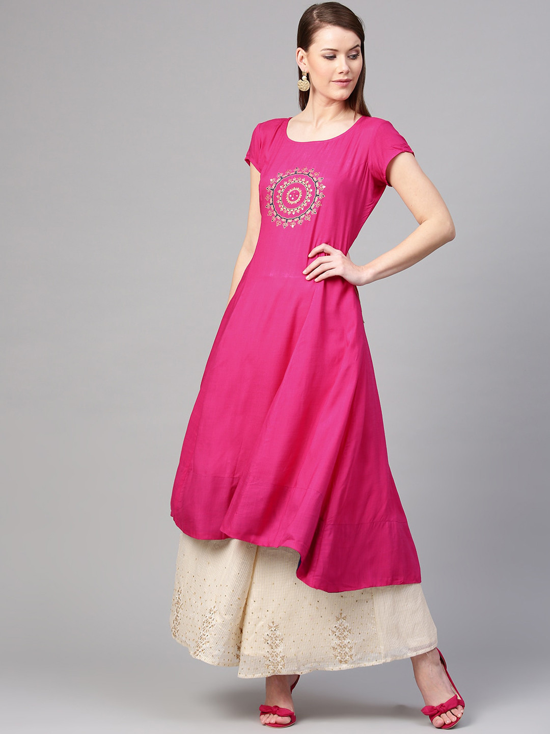 

Varanga Women Fuchsia Ethnic Motifs Thread Work Anarkali Kurta