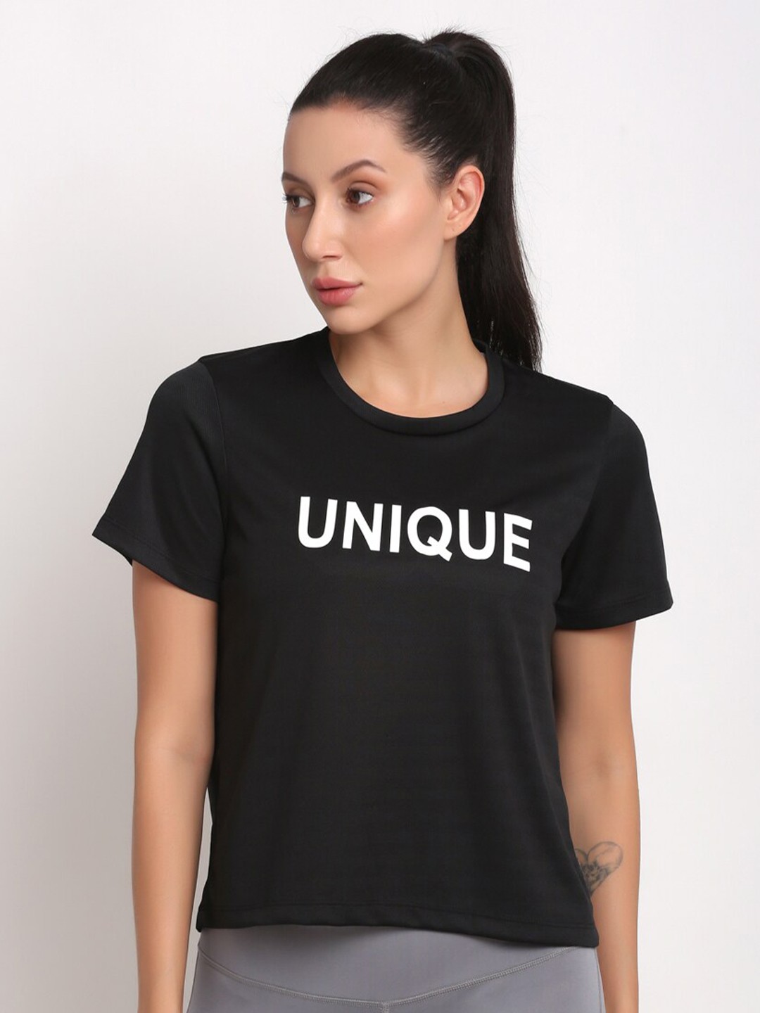 

PERFKT-U Women Black Typography Printed T-shirt