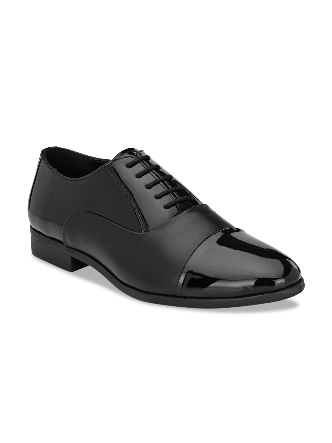 

San Frissco Men Black Solid PU Formal Oxfords