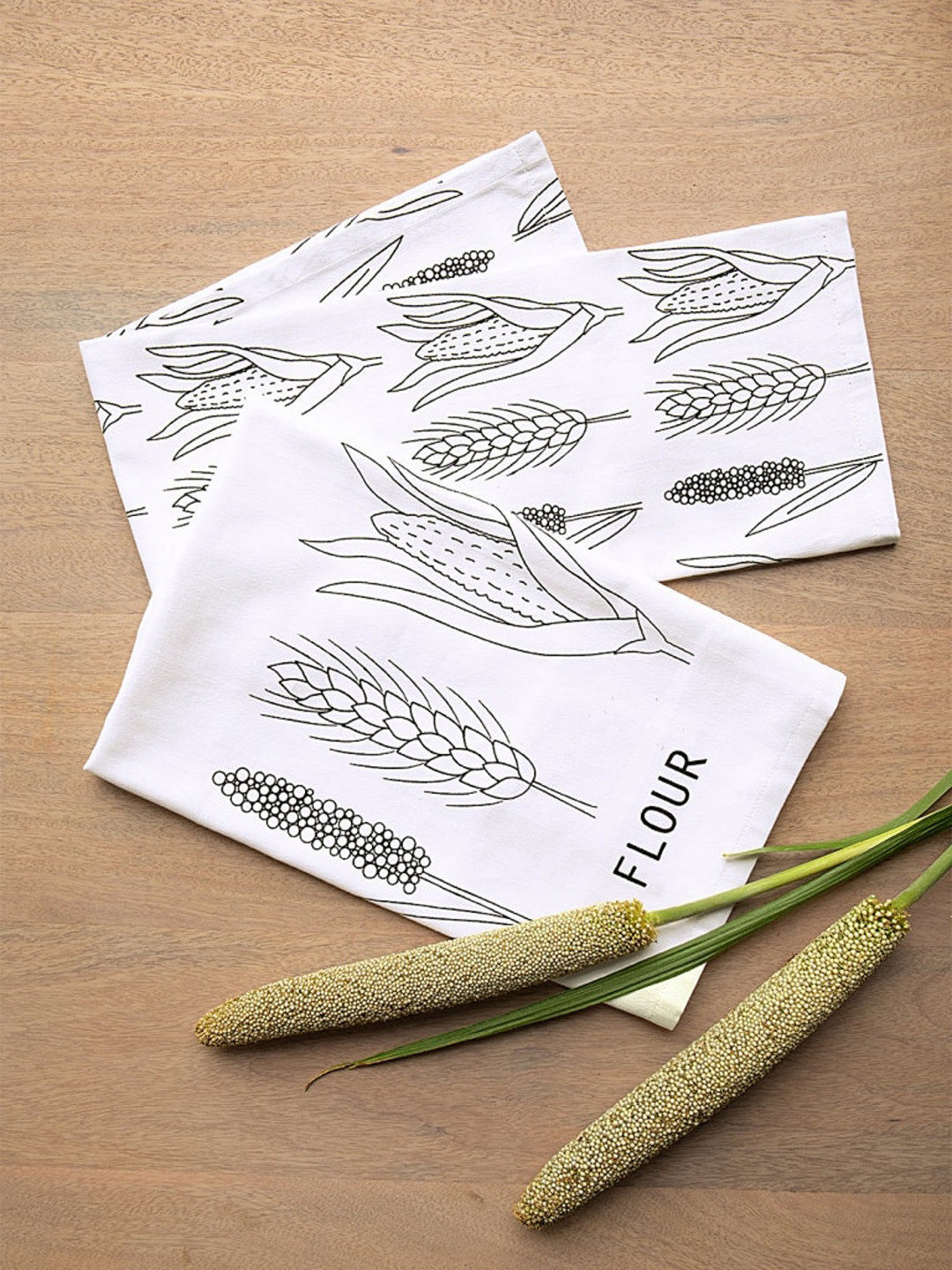

ellementry White & Black Set of 2 Printed Flour Dish Towel