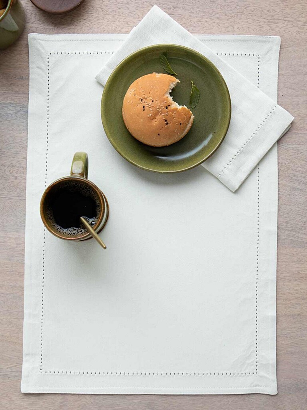 

ellementry Set Of 6 White Solid Cotton Table Placemats