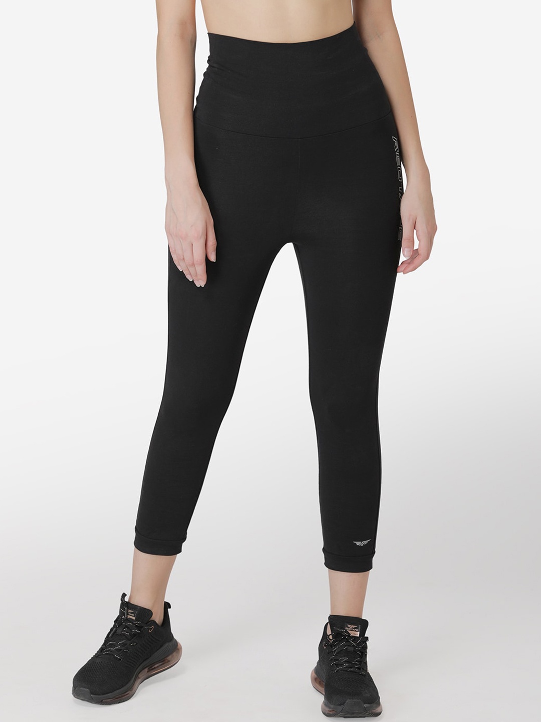 

Red Tape Women Black Solid Cotton Tights