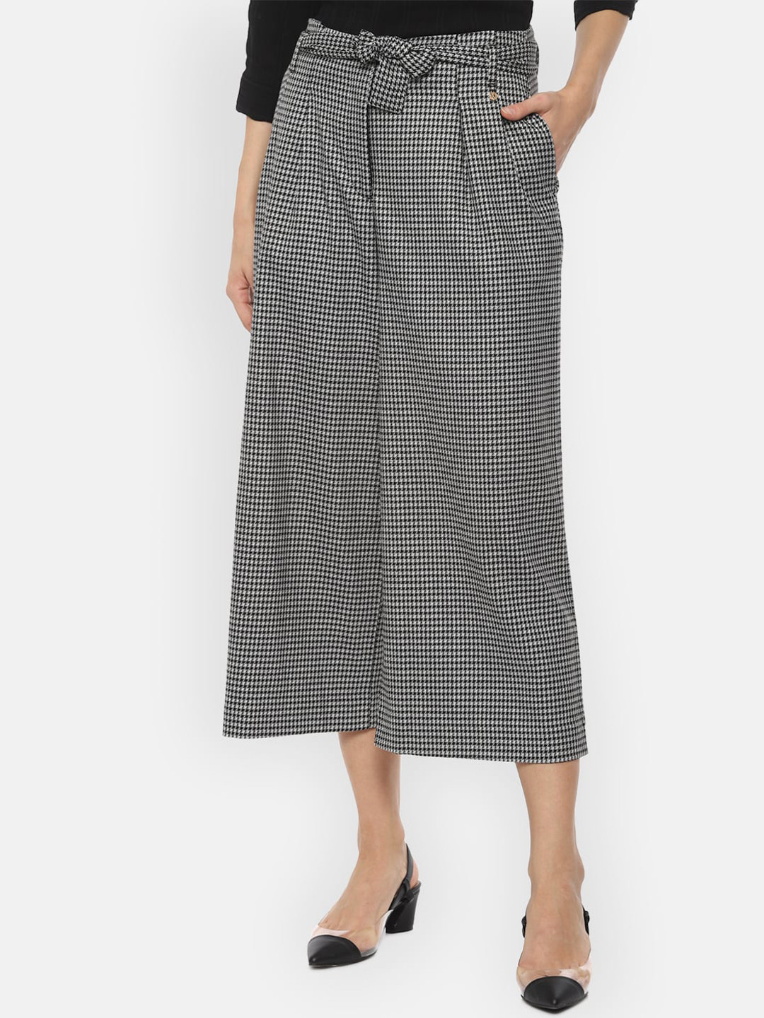 

Van Heusen Women Black Checked Pleated Culottes Trousers