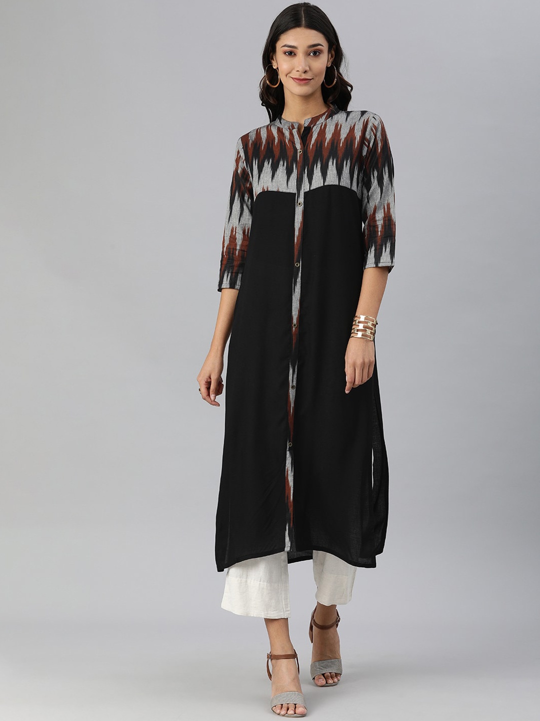 

KSUT Women Black & Grey Geometric Yoke Design Kurta