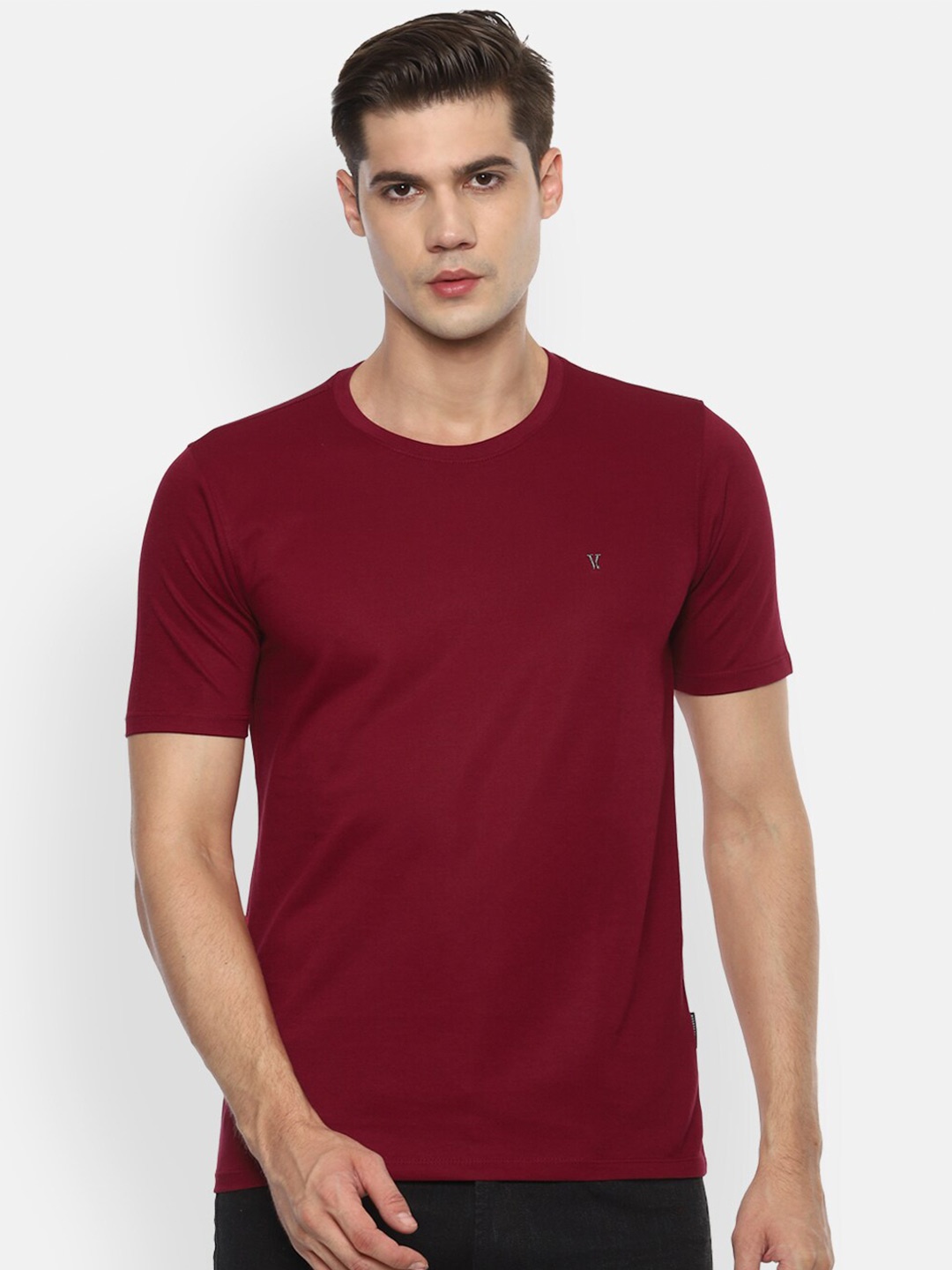 

V Dot Men Maroon Slim Fit T-shirt