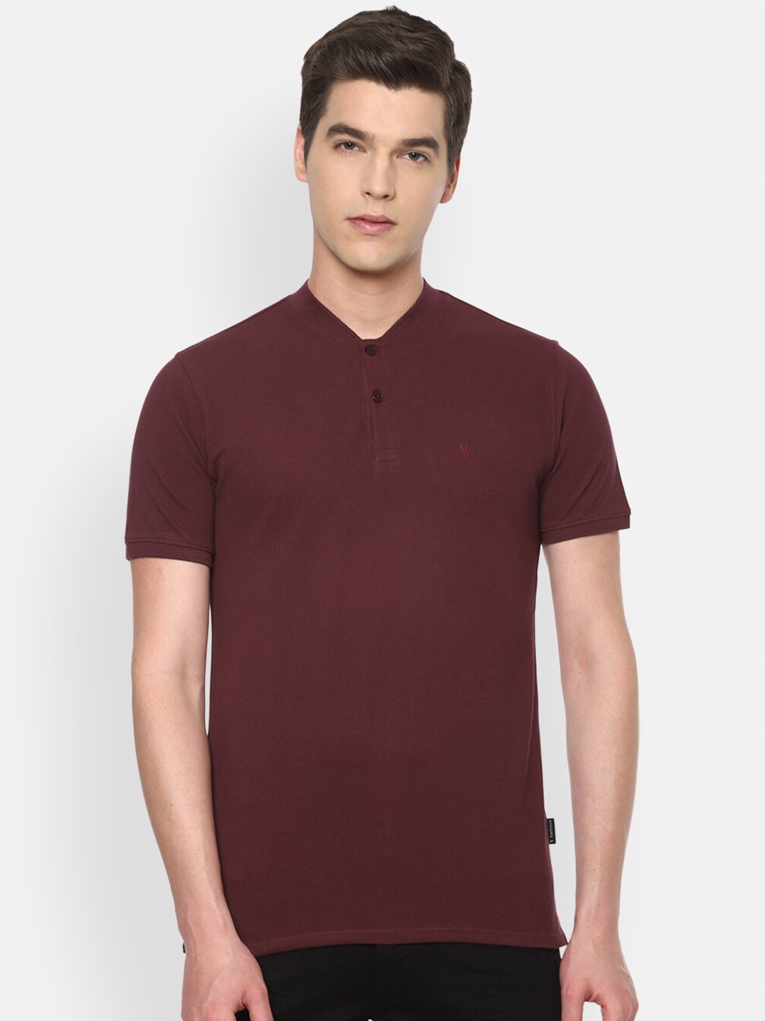 

V Dot Men Maroon Henley Neck Slim Fit T-shirt