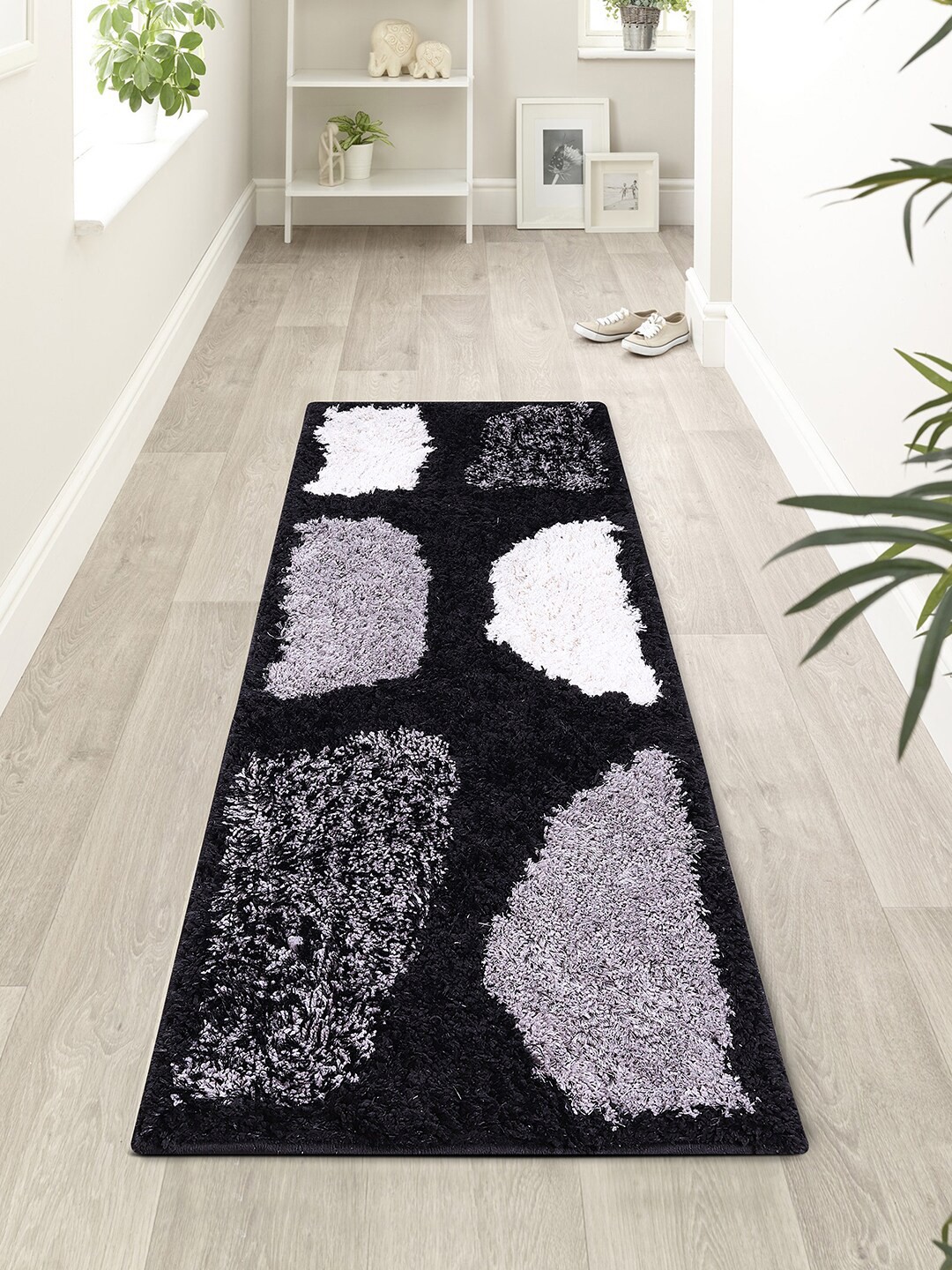 

ROMEE Black & Grey Abstract Shaggy Rectangular Floor Runner