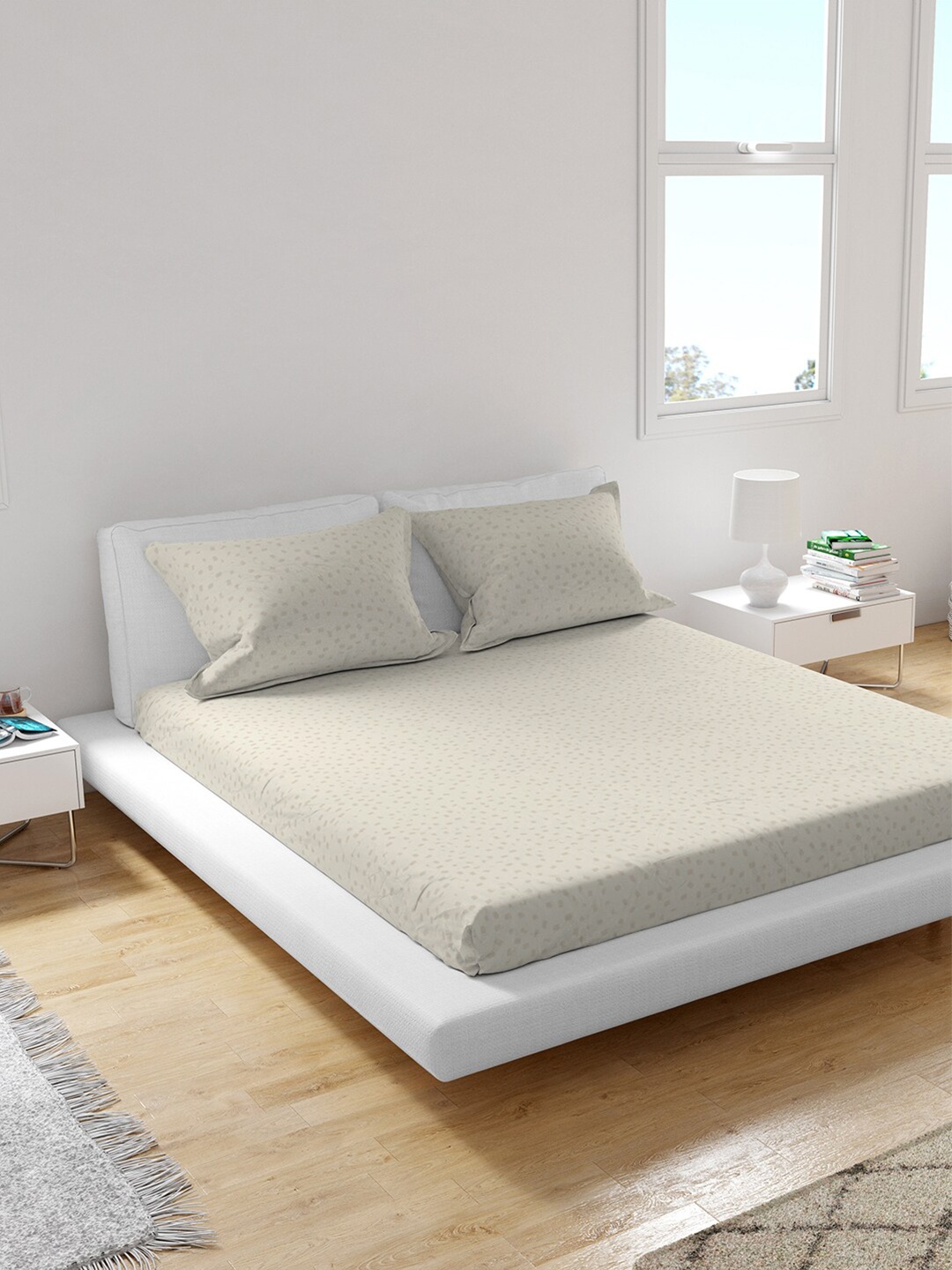 

Himeya White 300 TC King Sustainable Bedsheet with 2 Pillow Covers