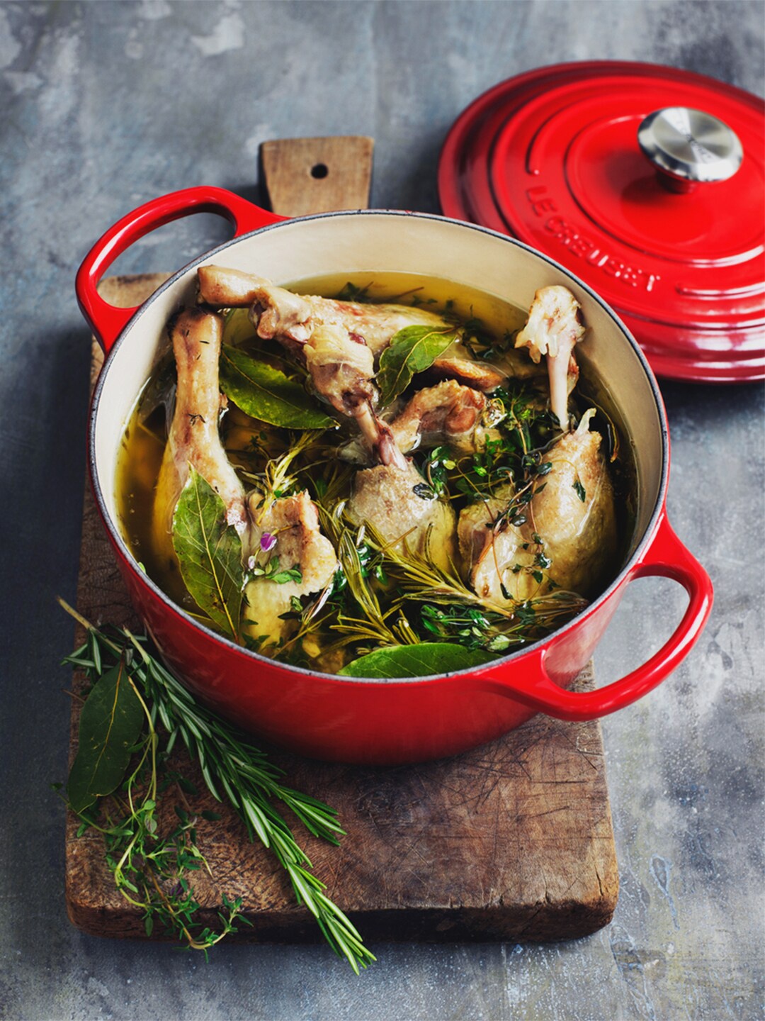 

Le Creuset Red Signature Round Casserole