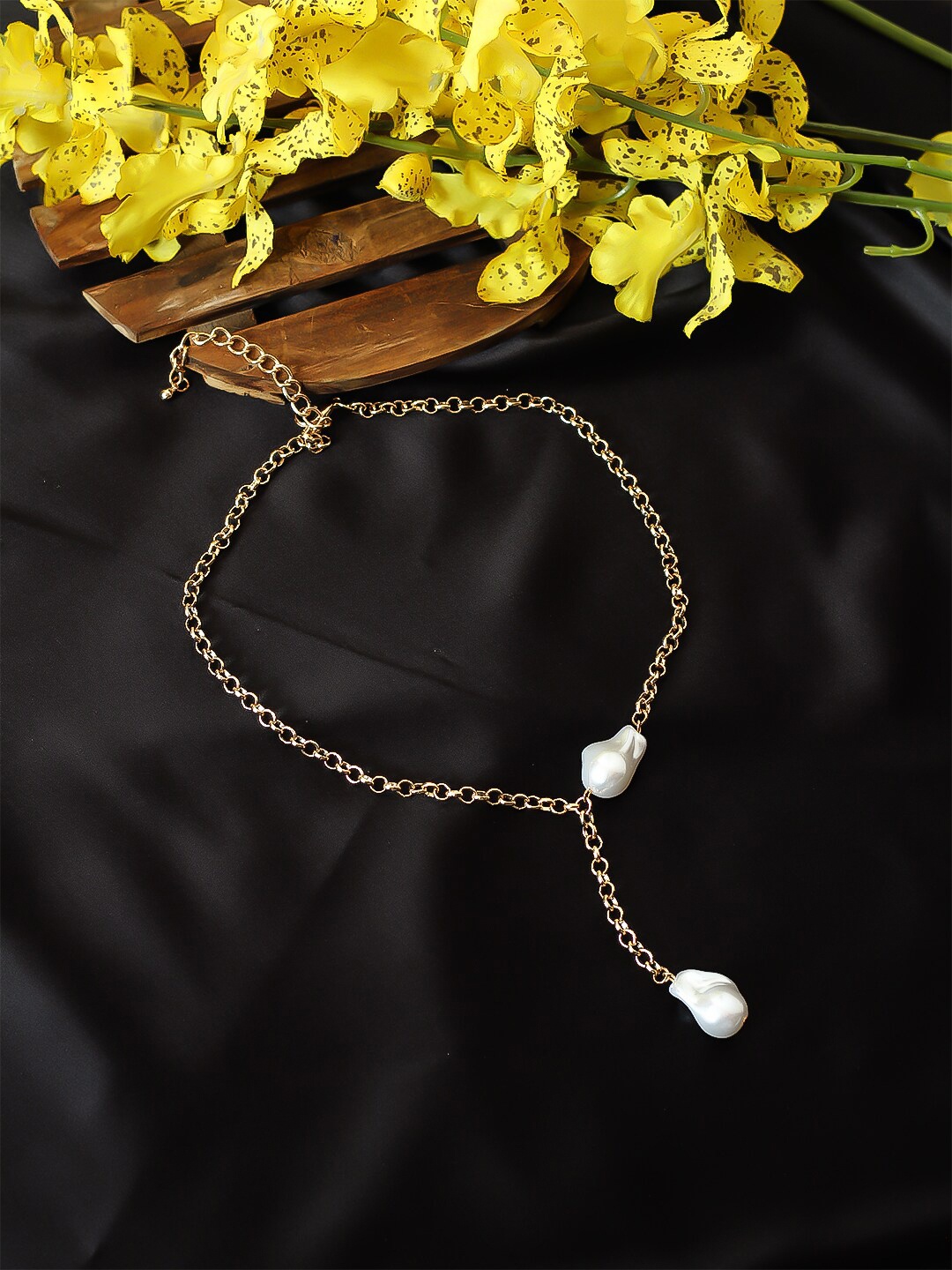 

Bellofox Gold & White Gold-Plated Pearl Necklace