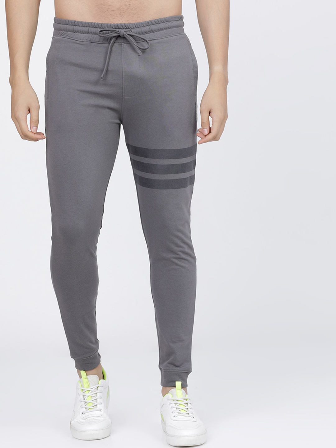 

The Indian Garage Co Men Grey Solid Slim-Fit Joggers
