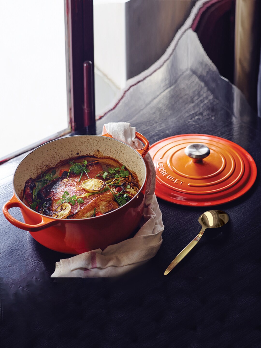 LE CREUSET Orange Signature Round Casserole