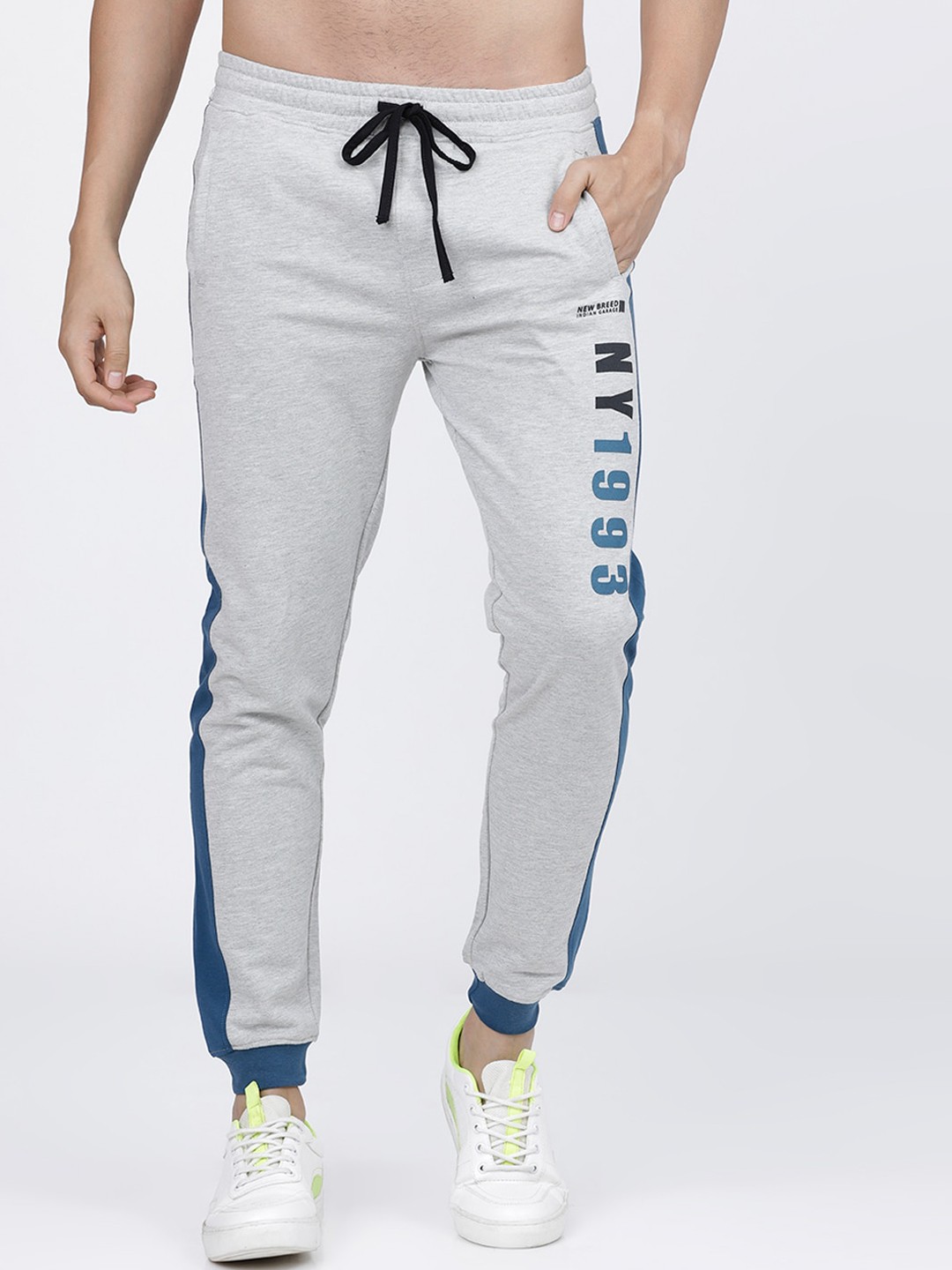 

The Indian Garage Co Men Grey Melange & Blue Printed Slim-Fit Joggers