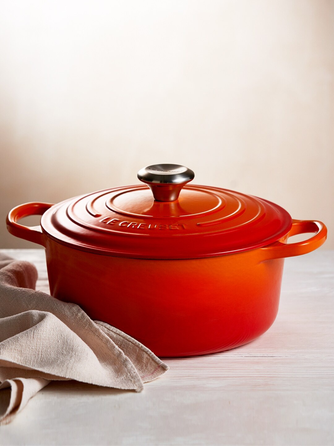 

LE CREUSET Orange Signature Round Casserole