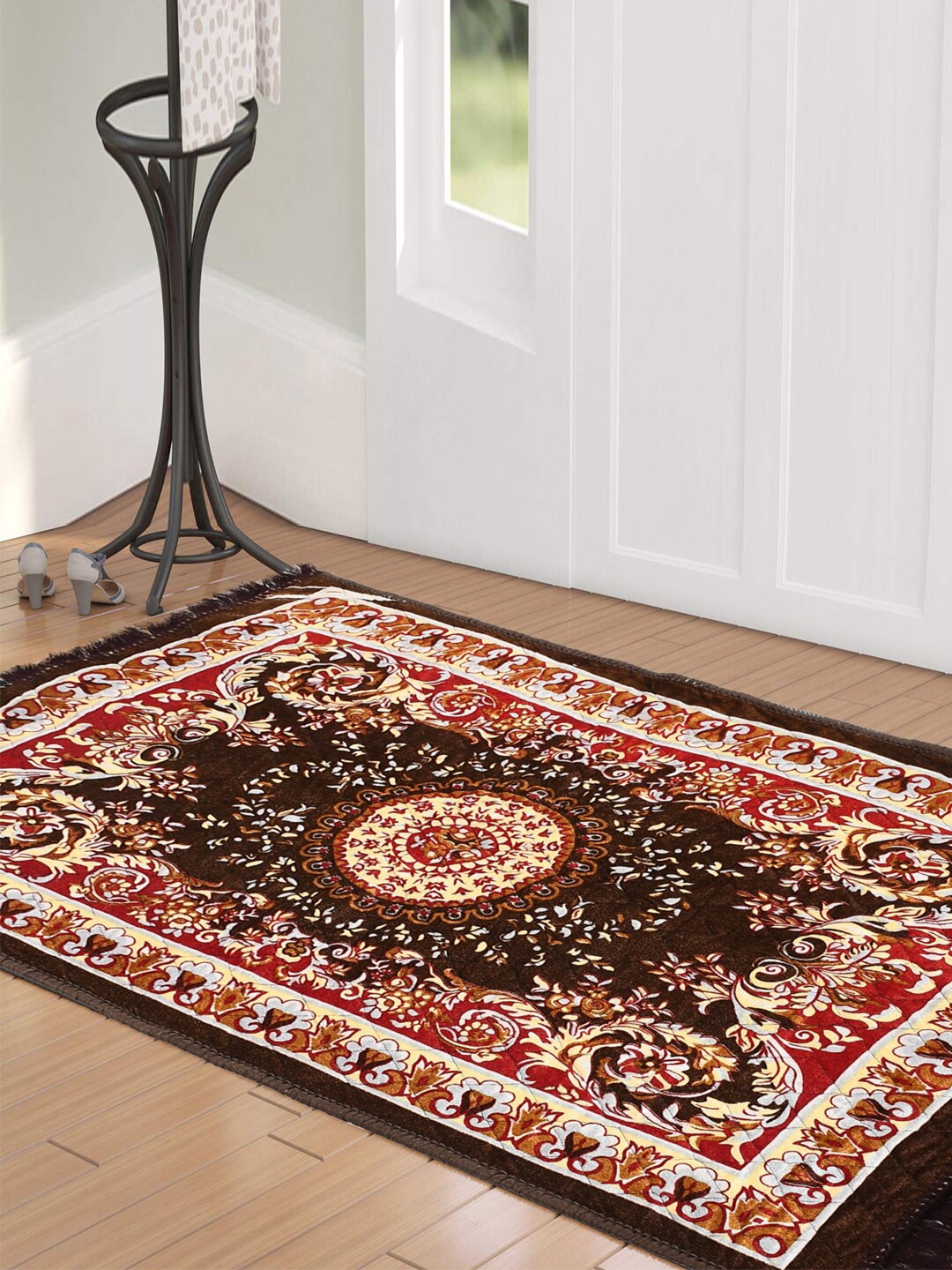 

Kuber Industries Brown & Orange Printed Super Soft Velvet Traditional Anti-Skid Carpet