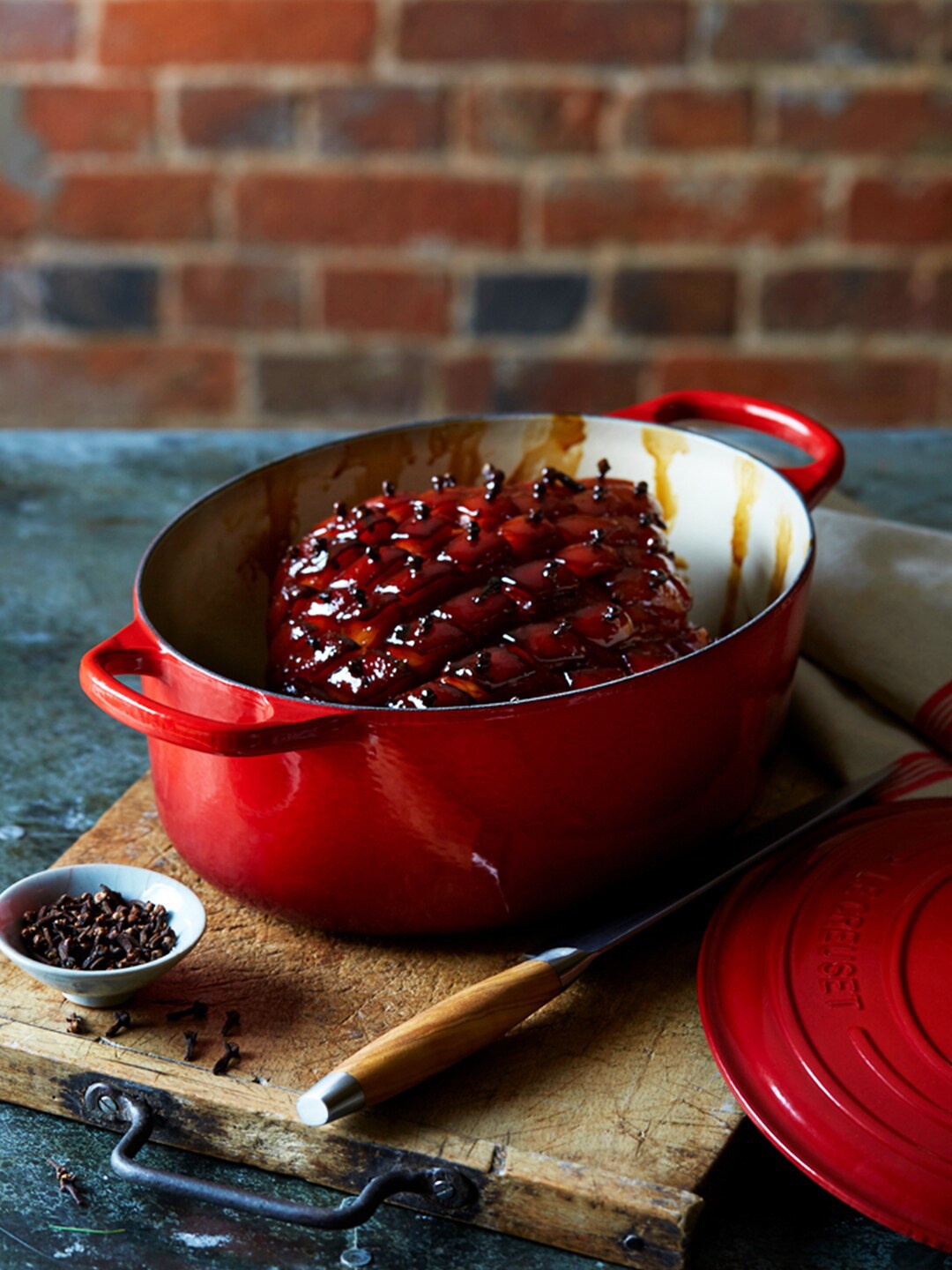 

LE CREUSET Red Signature Oval Casserole