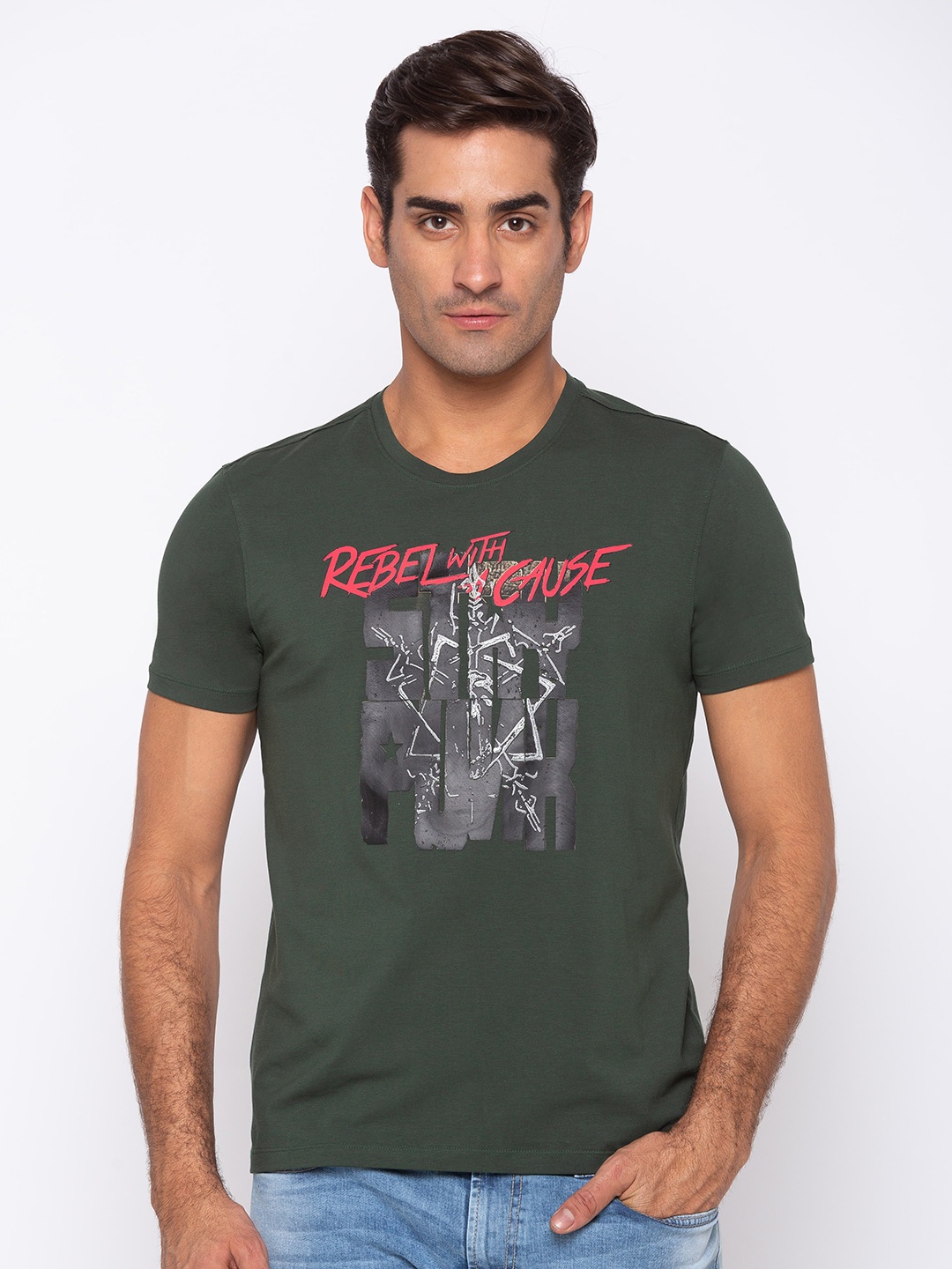 

SPYKAR Men Green & Black Graphic Printed Slim Fit T-shirt